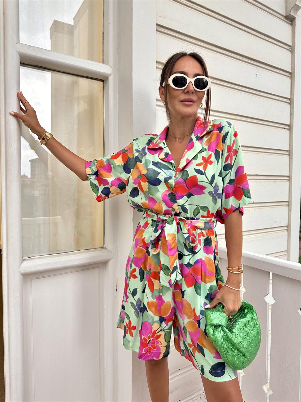 Yeşil Renkli Çiçekli Takım