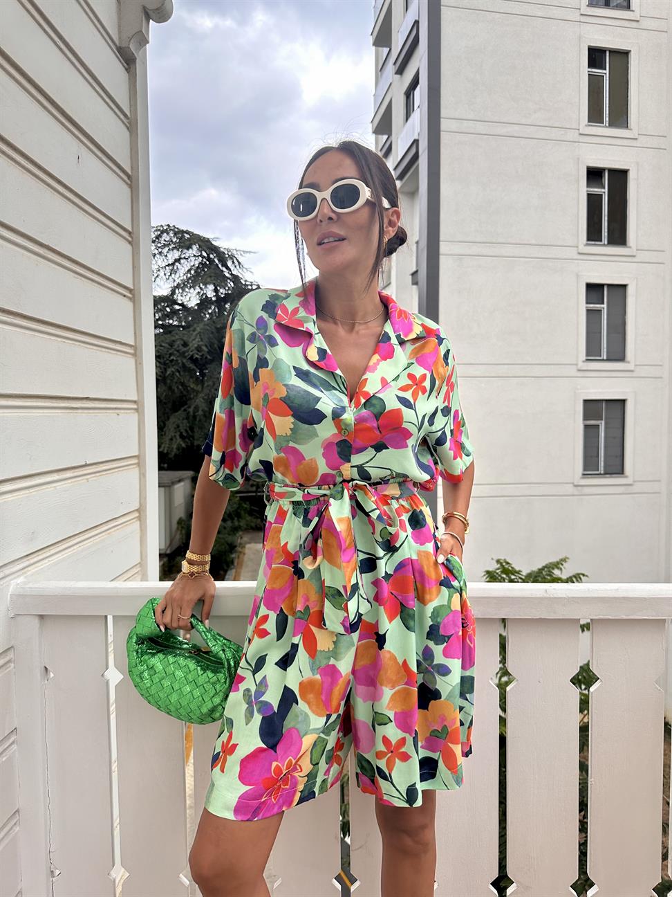 Yeşil Renkli Çiçekli Takım