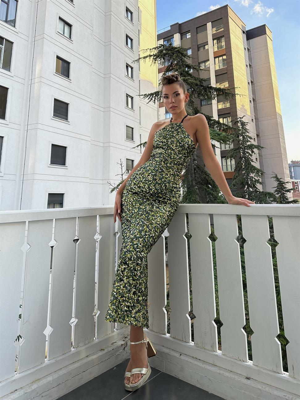 Yeşil-Sarı Payetli Boyundan Bağlamalı Elbise