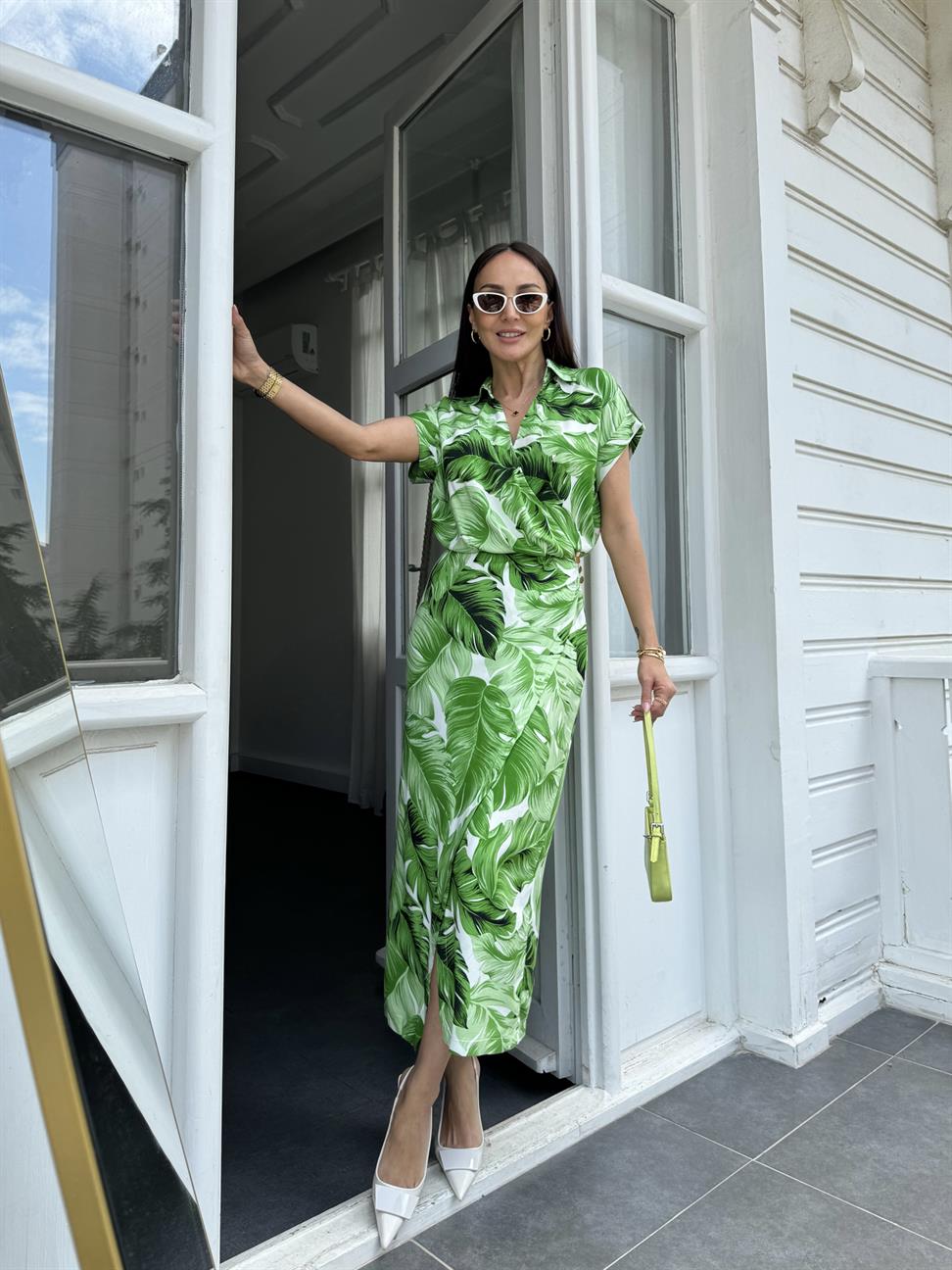 Yeşil Yaprak Desenli Kruvaze Elbise