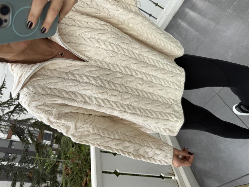 Ekru Yüksek Yaka Kazak