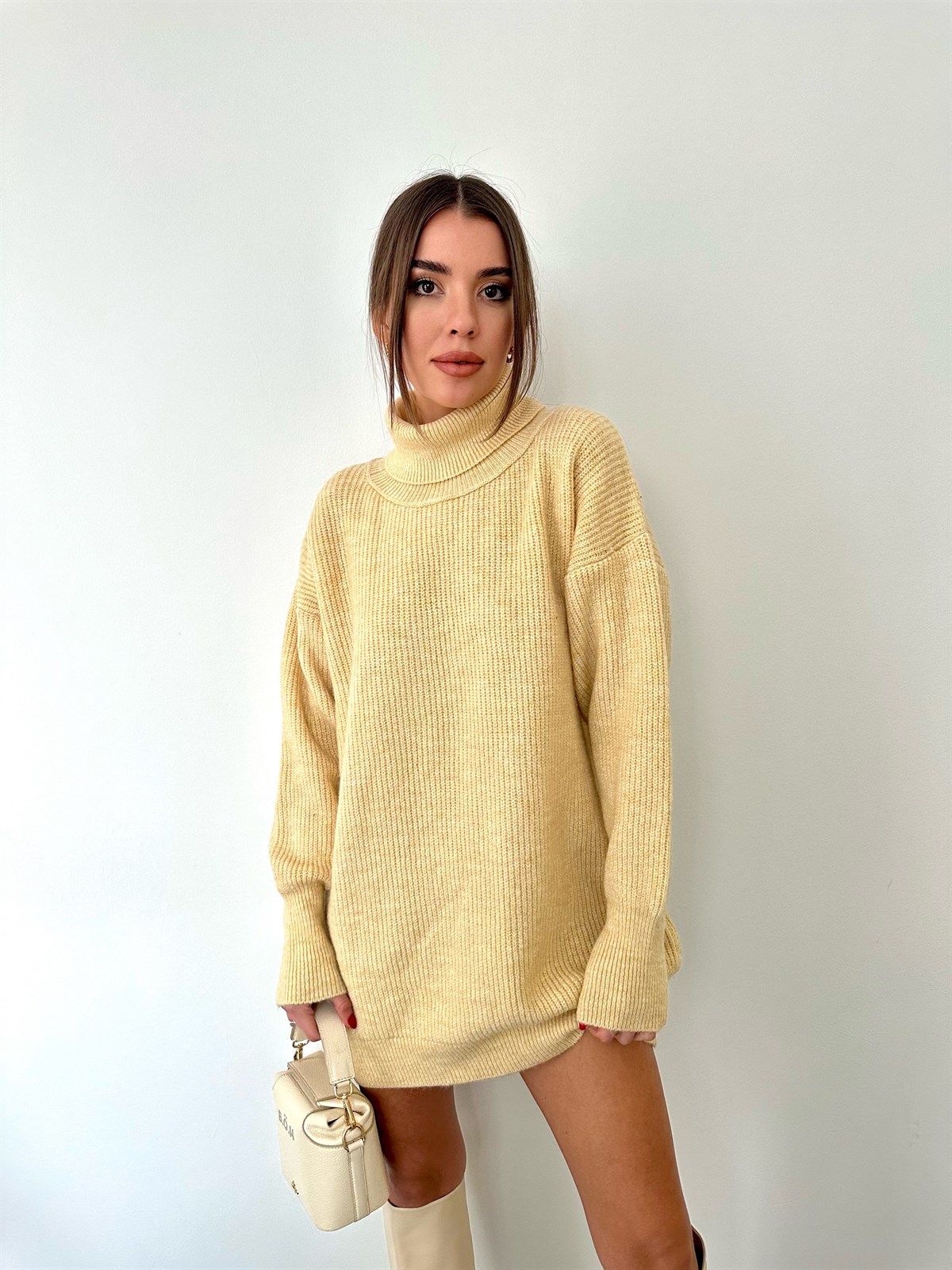 Boğazlı Triko Krem Elbise · 4