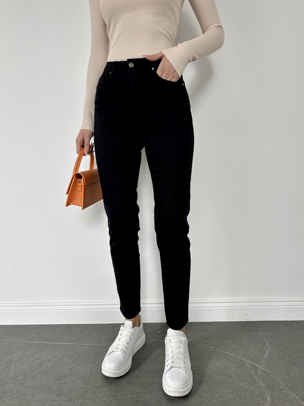 Süper Siyah Mom Fit · 2