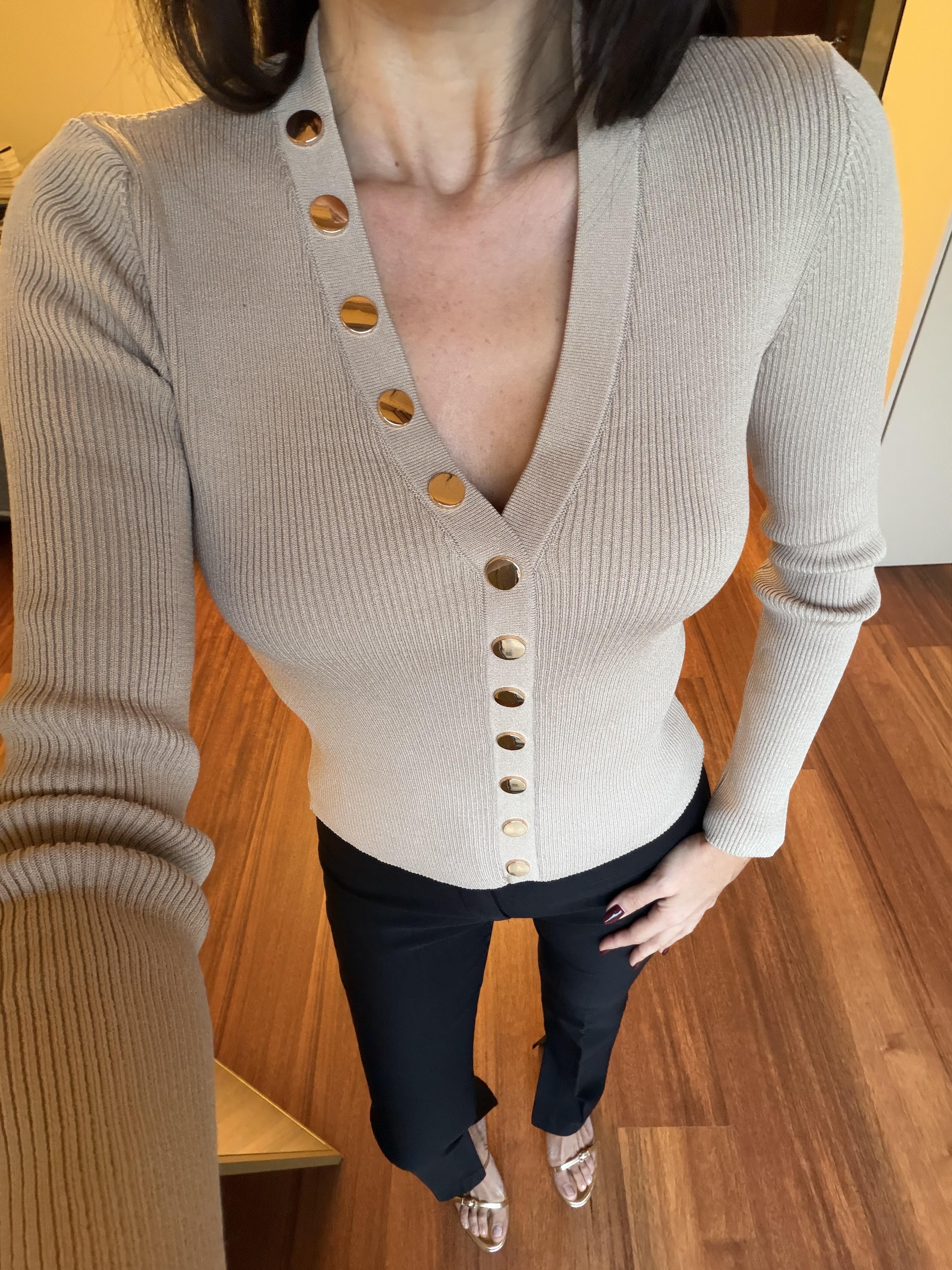 Bej Gold Düğmeli Kazak