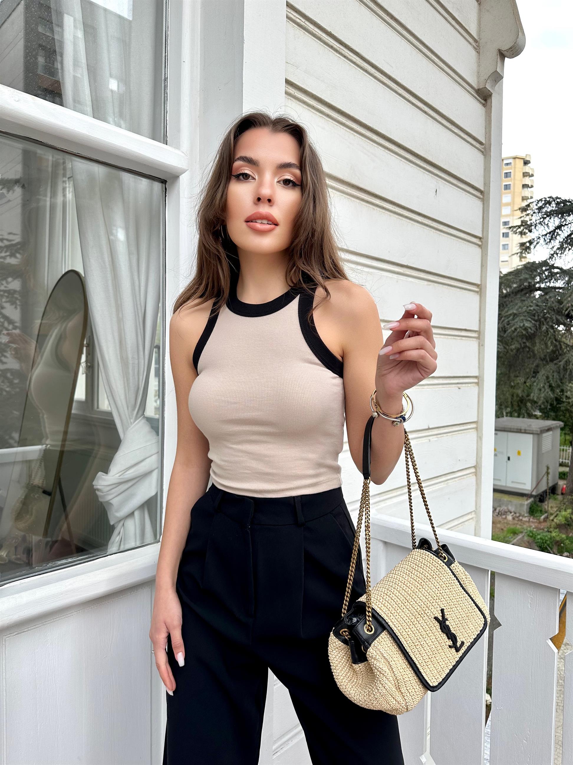 Bej Yakası Şeritli Atlet Bluz · 7
