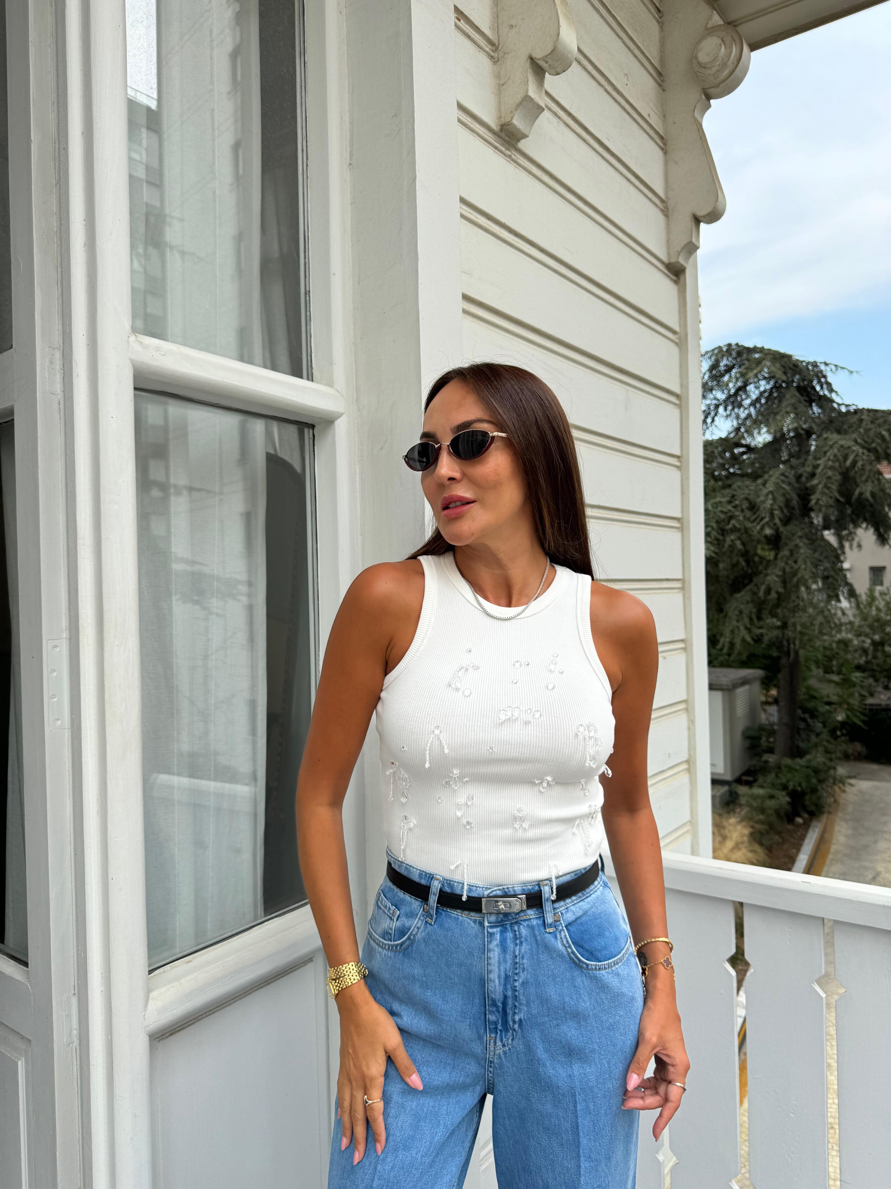 Beyaz Boncuklu Fitilli Bluz