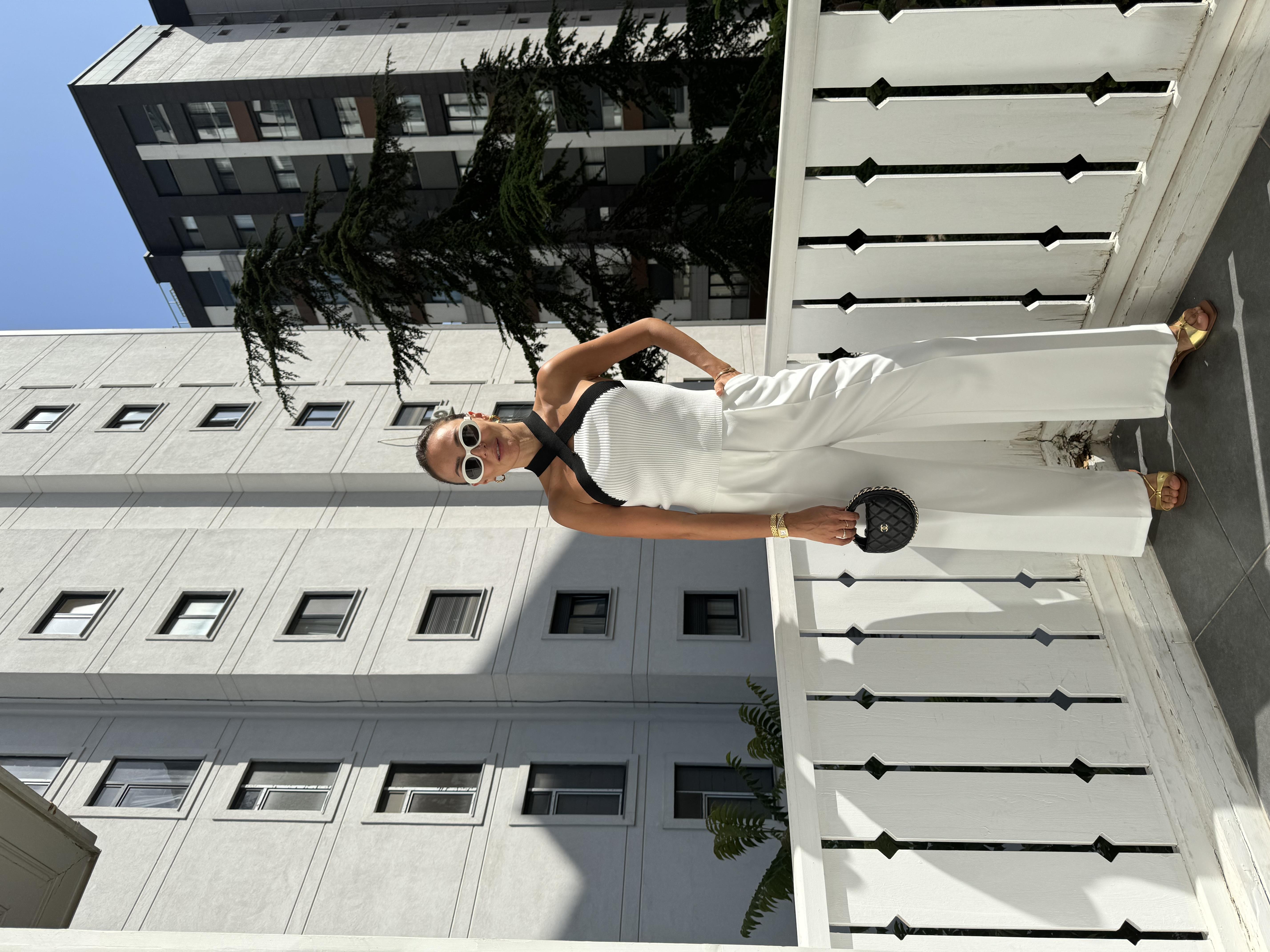 Beyaz Fiitilli Çapraz Yaka Bluz