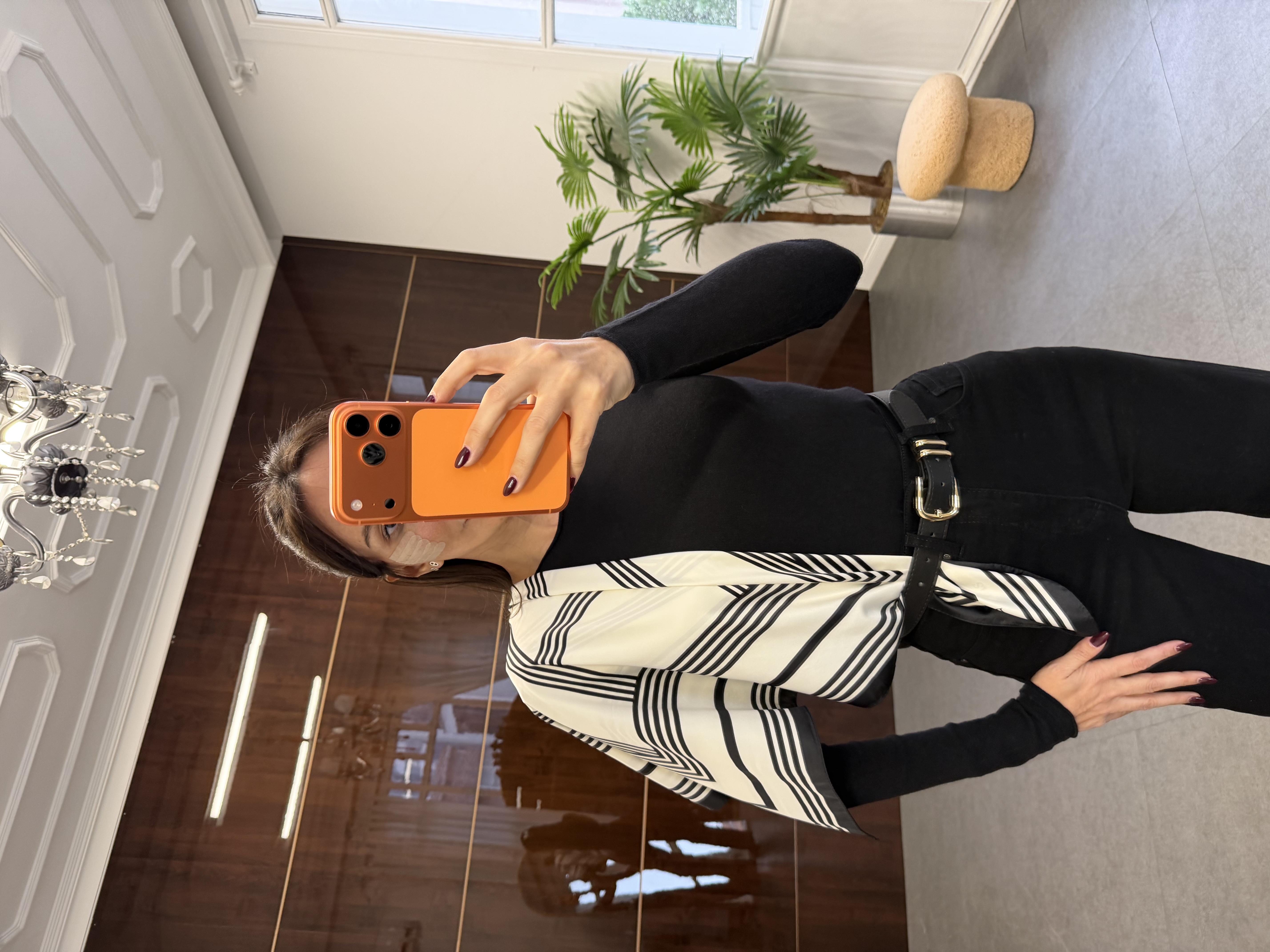 Beyaz Geometrik Desen Fular