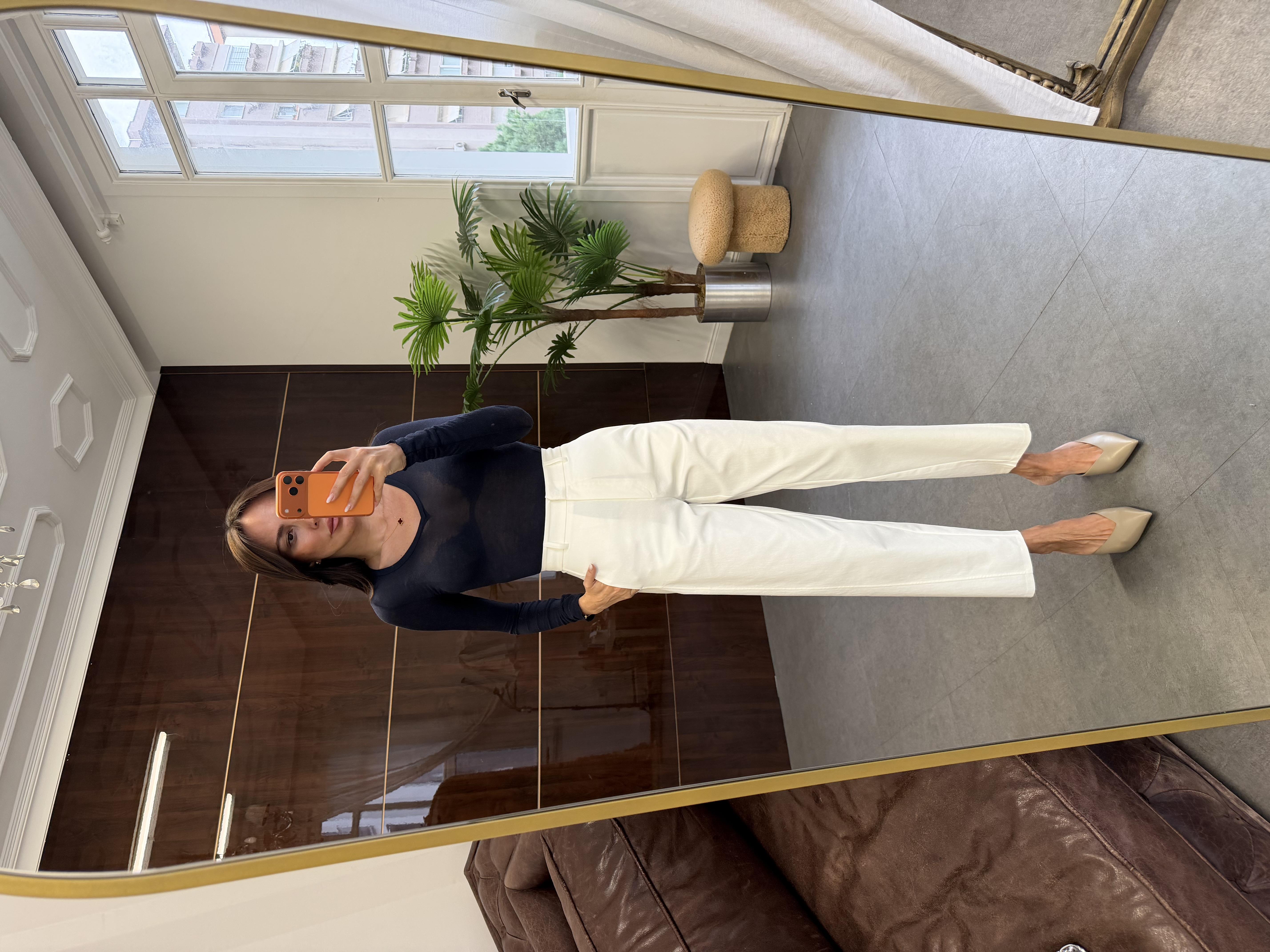 Beyaz Klasik Düz Kesim Pantolon