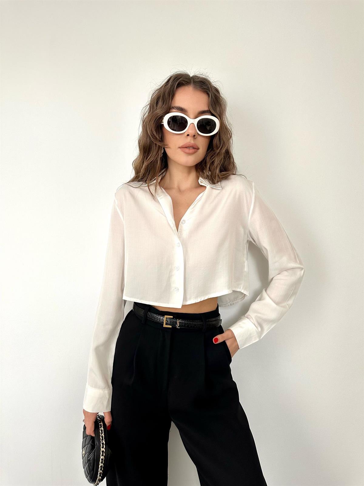 Beyaz  Önü Düğmeli Kısa Gömlek