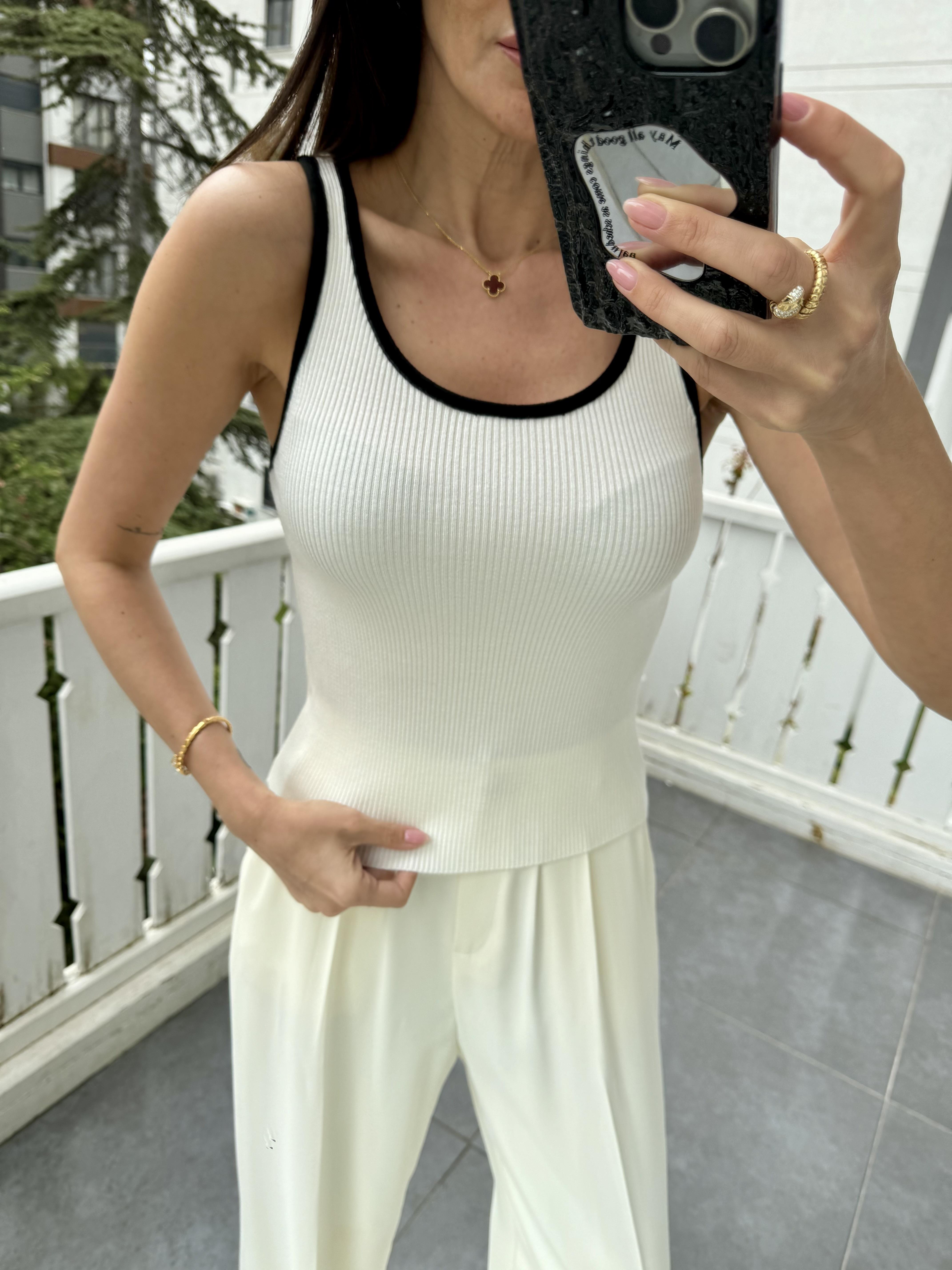 Beyaz-Siyah Kontrast Fitilli Triko Bluz