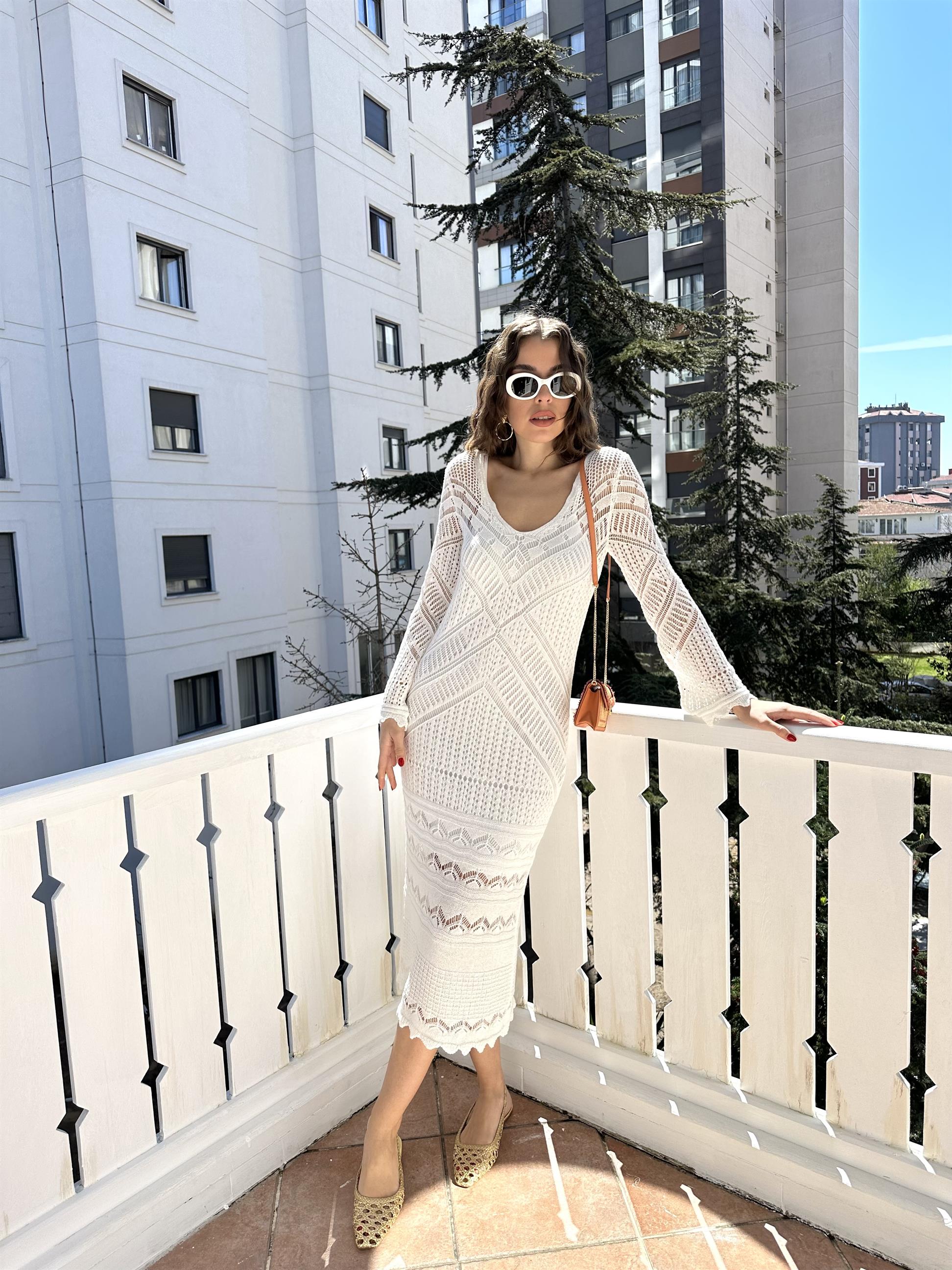 Beyaz Uzun Kol Dantel Tasarımlı Kadın Elbise · 8
