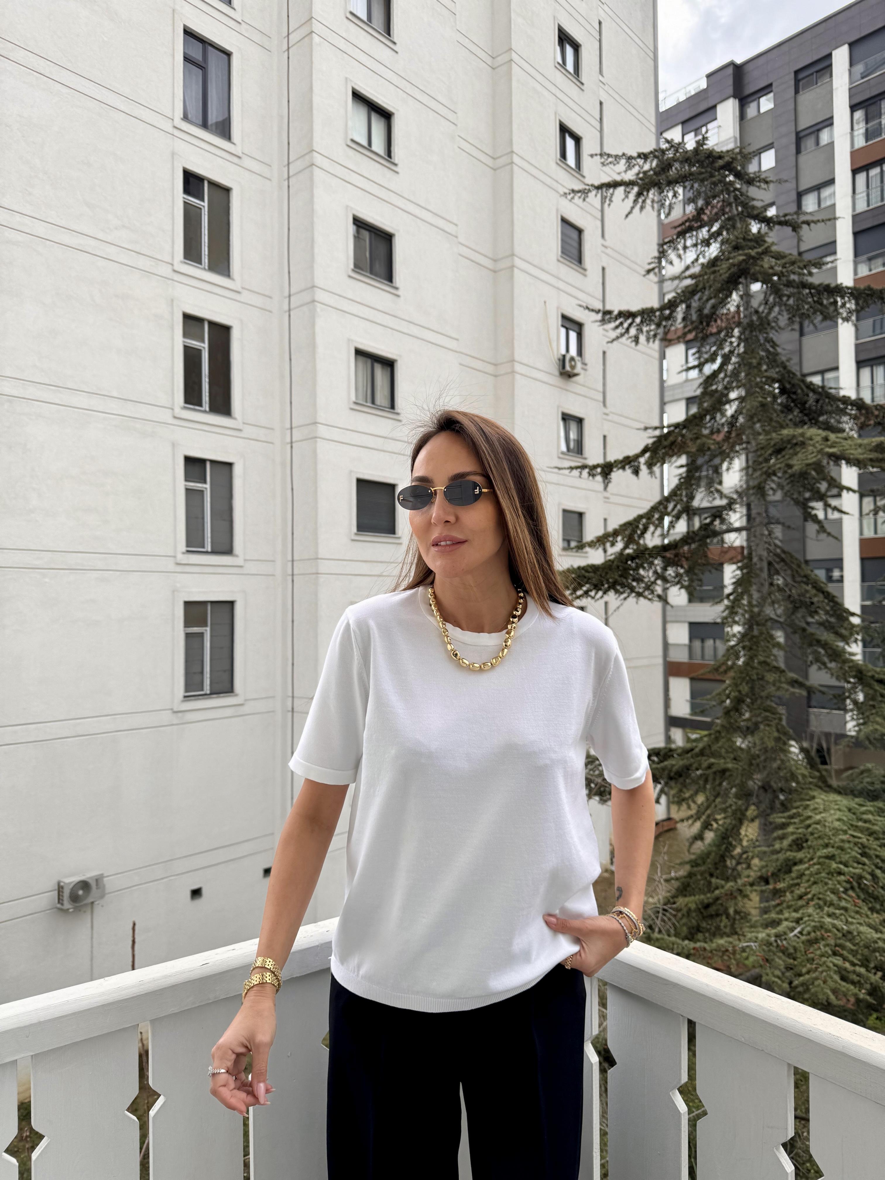 Beyaz Vaniza Örgü Triko