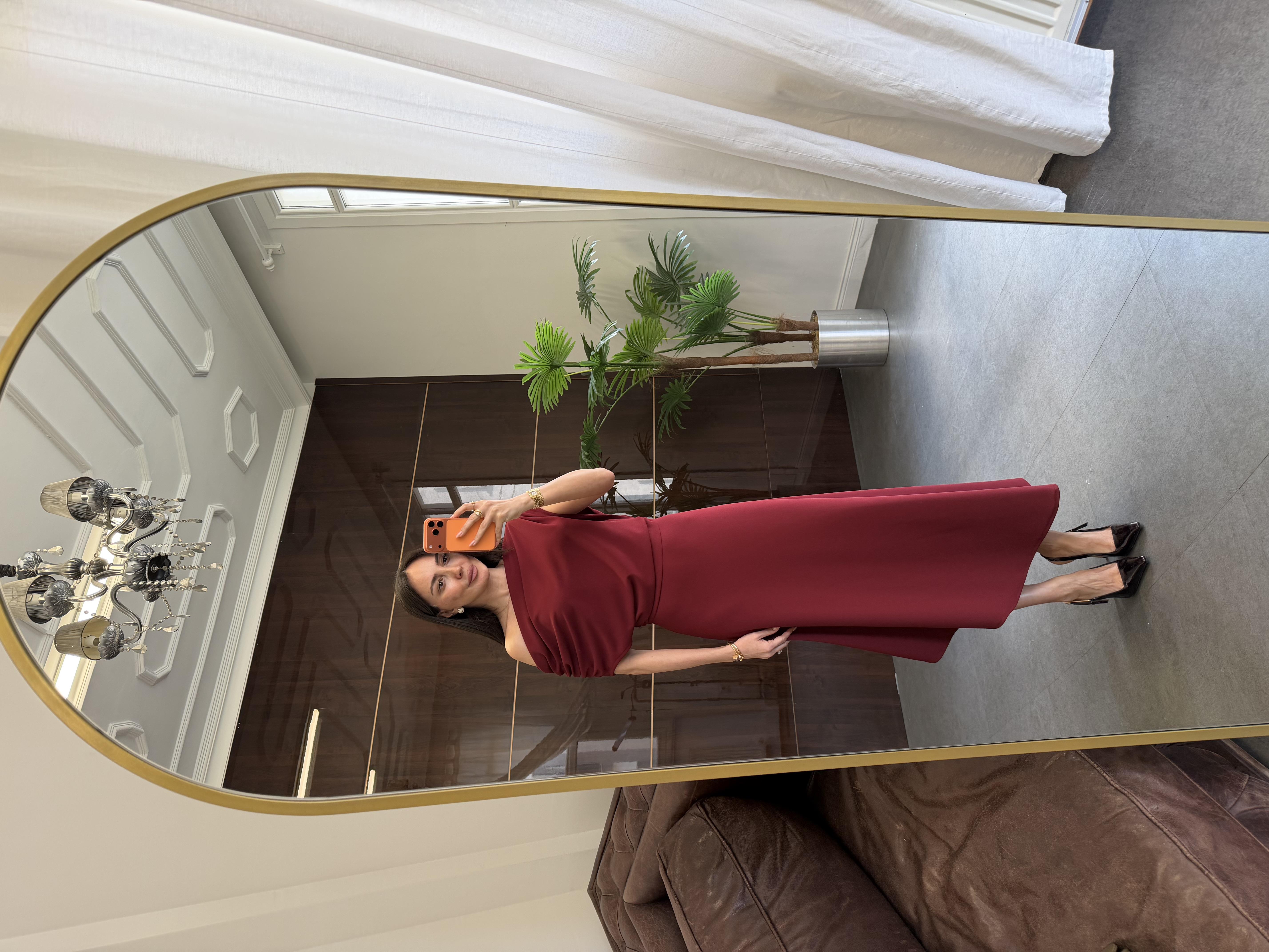 Bordo Omzu Dökümlü Elbise