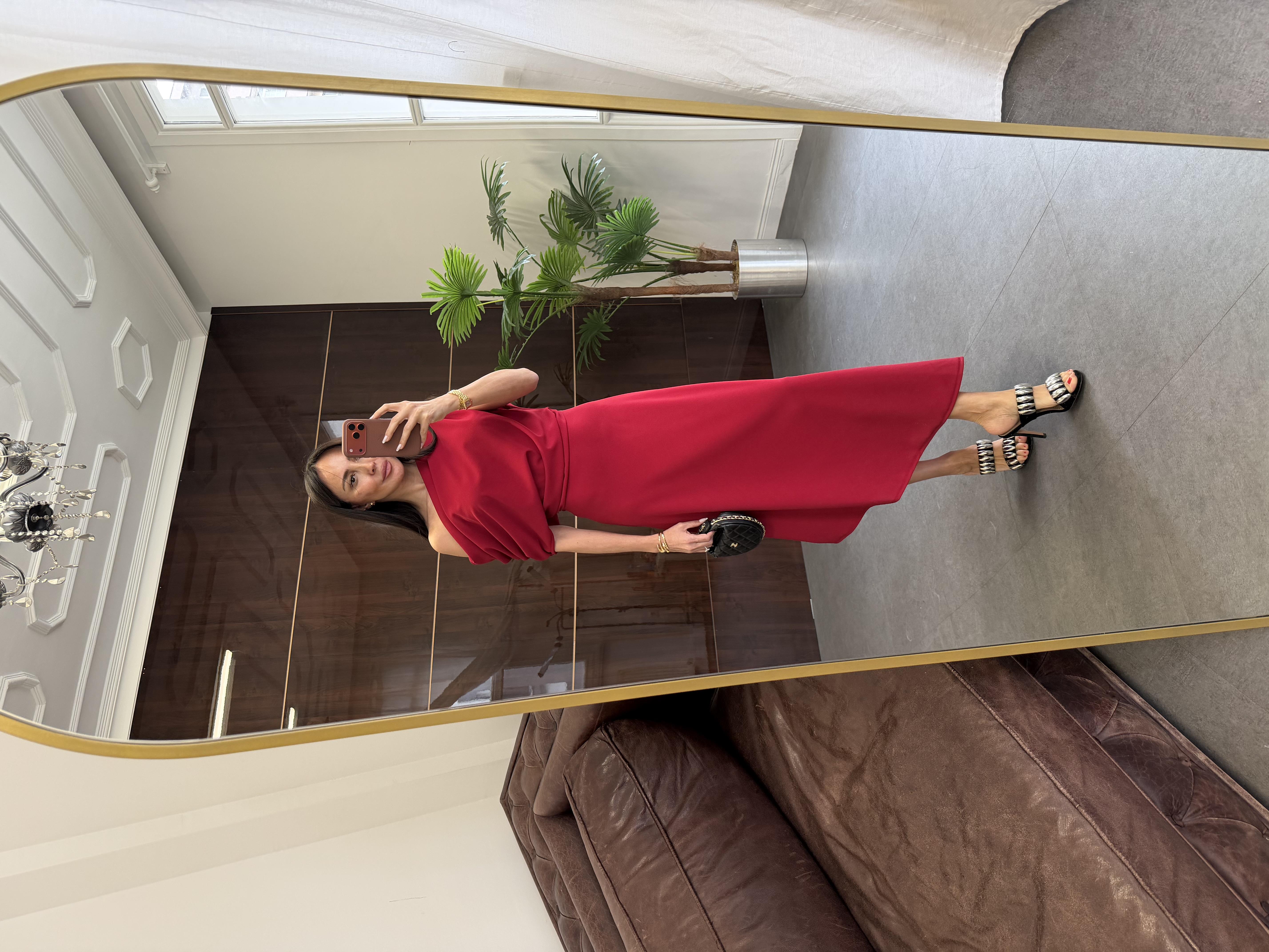 Bordo Omzu Dökümlü Elbise