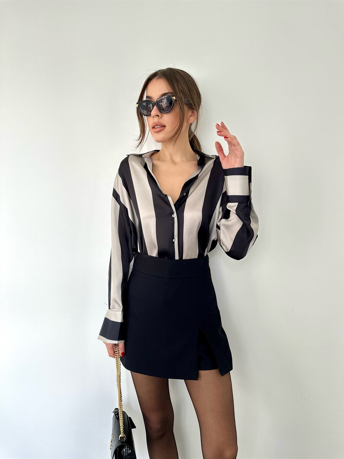 Çizgili  Saten Gömlek