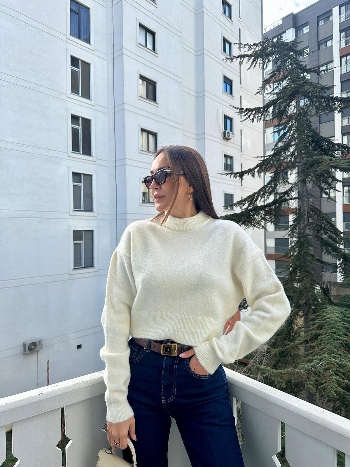 Ekru Bisiklet Yaka Crop Kazak