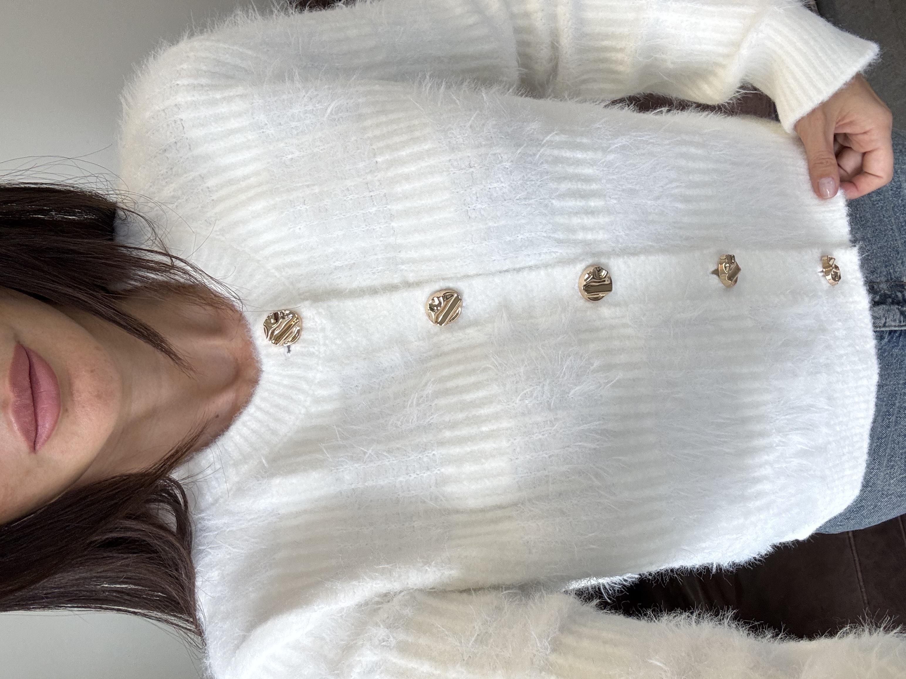 Ekru Bisiklet Yaka Yumuşak Dokulu Düğmeli Triko Hırka