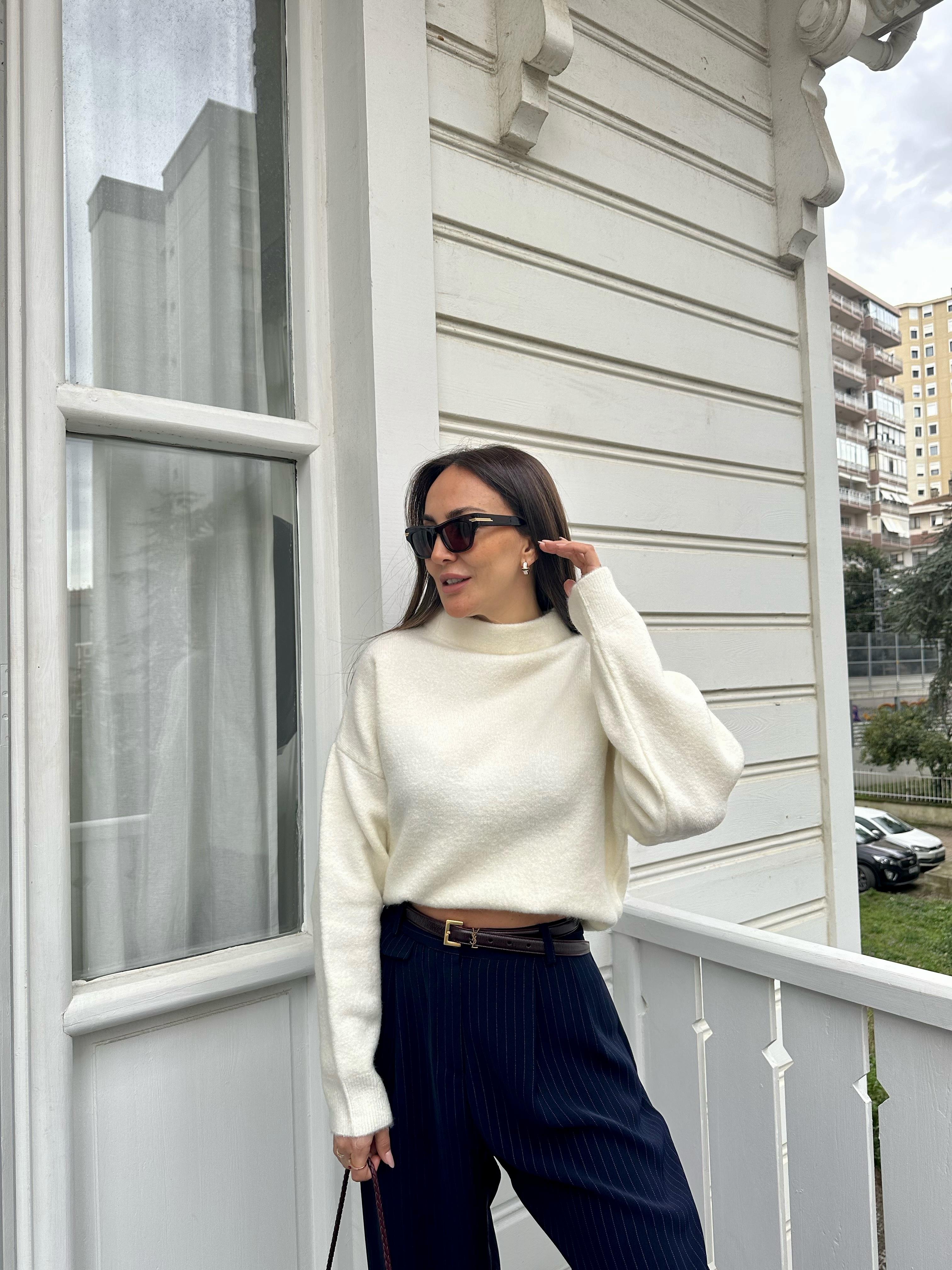 Ekru Bol Kesim Yumuşak Kazak