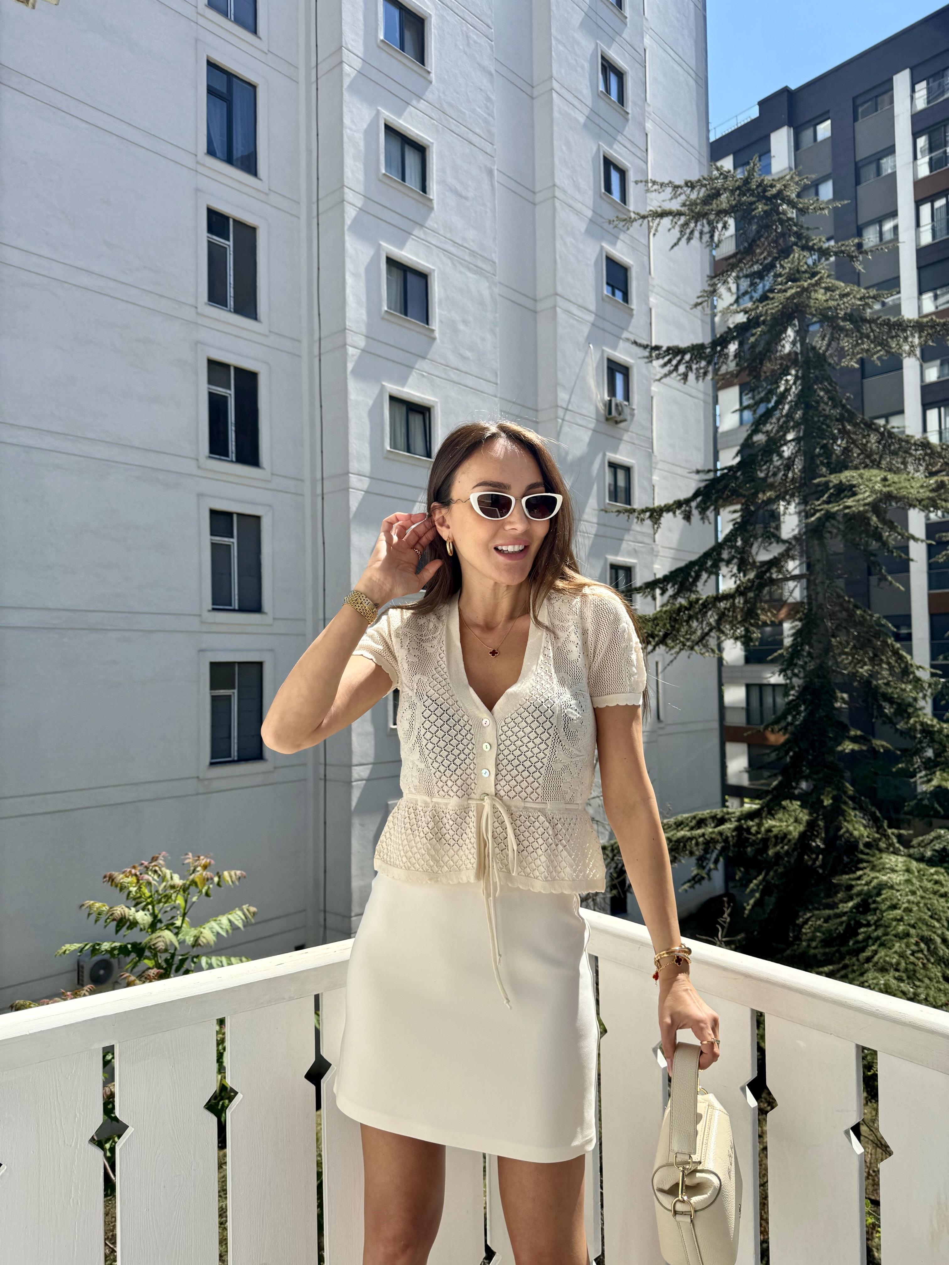 Ekru Kısa Kollu Ajurlu Hırka