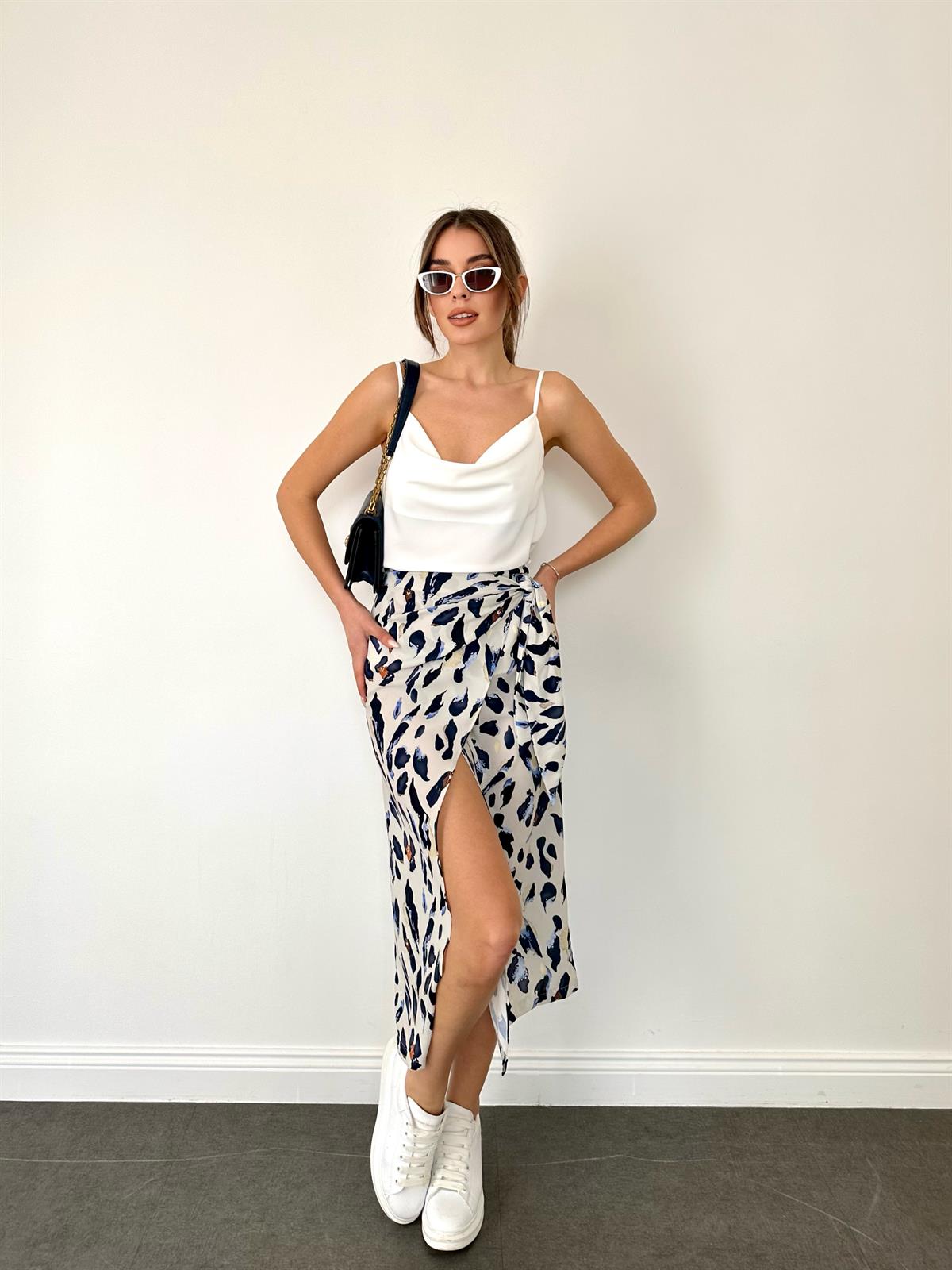 Ekru  Kruvaze Yırtmaçlı Leopar Desen Etek