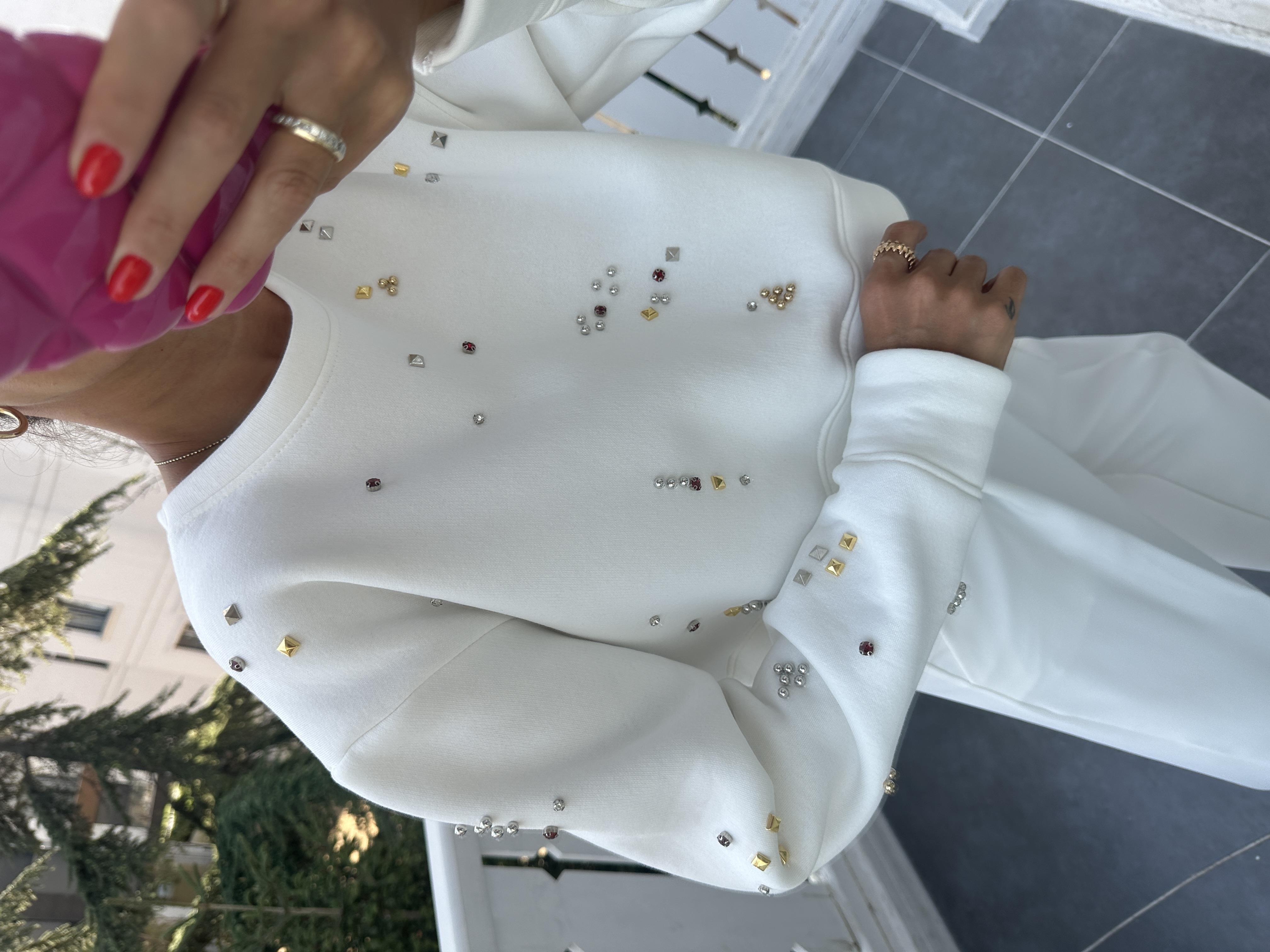 Ekru Taşlı Sweatshirt