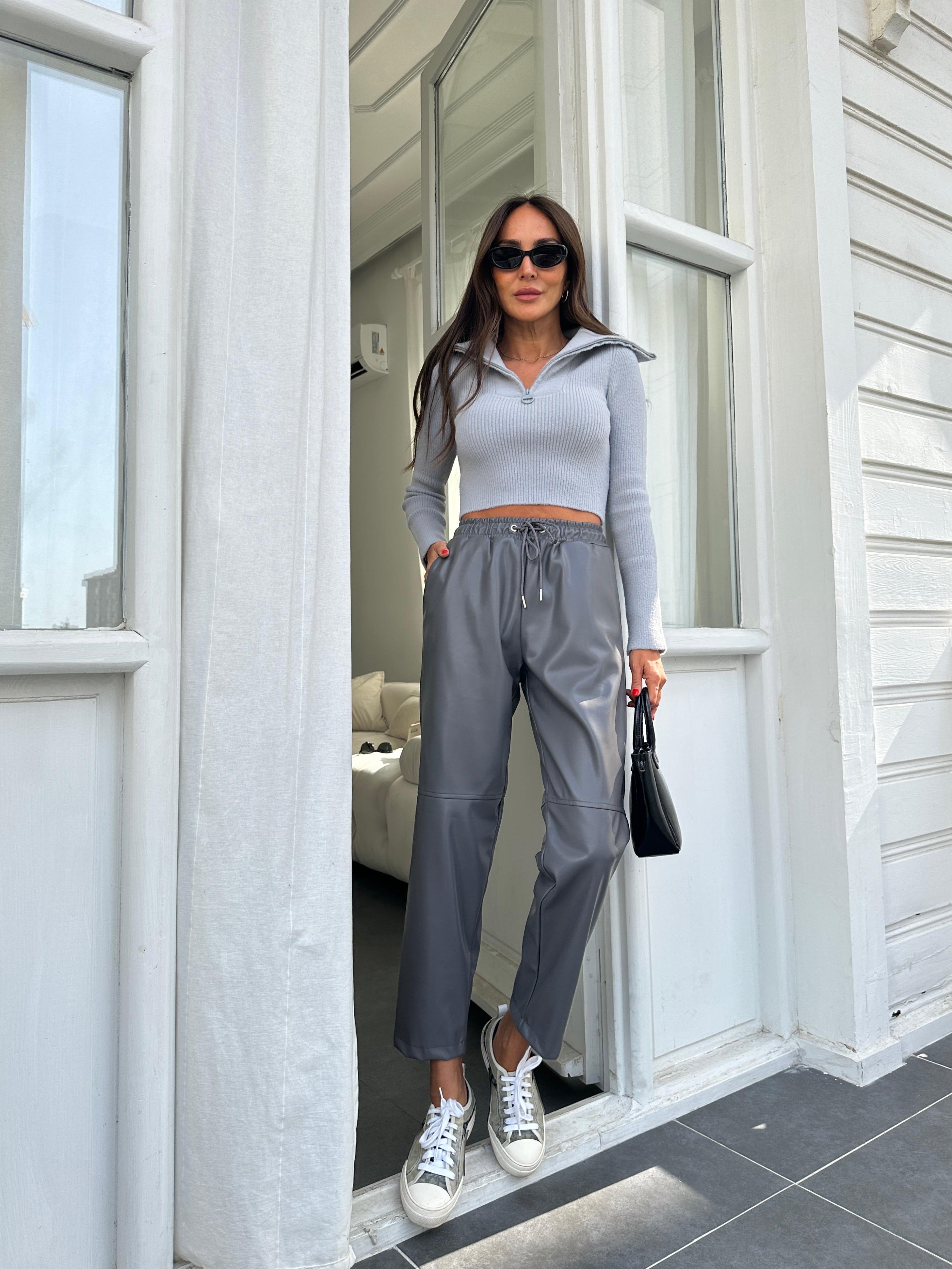 Gri Dizi Dikişli Bağcıklı ve Beli Lastikli Deri Pantolon