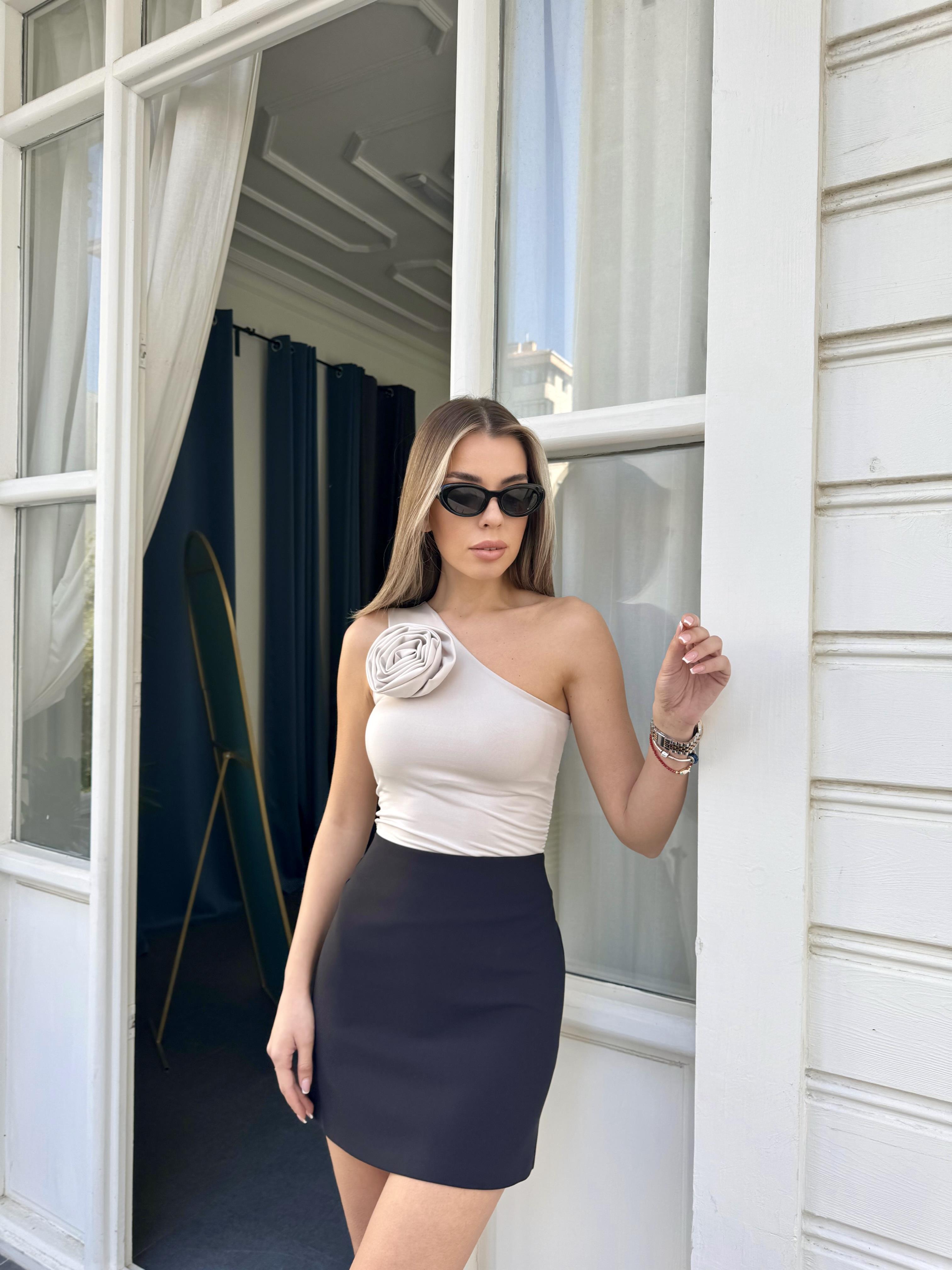 Gri Gül Detay Tek Kol Bodysuit