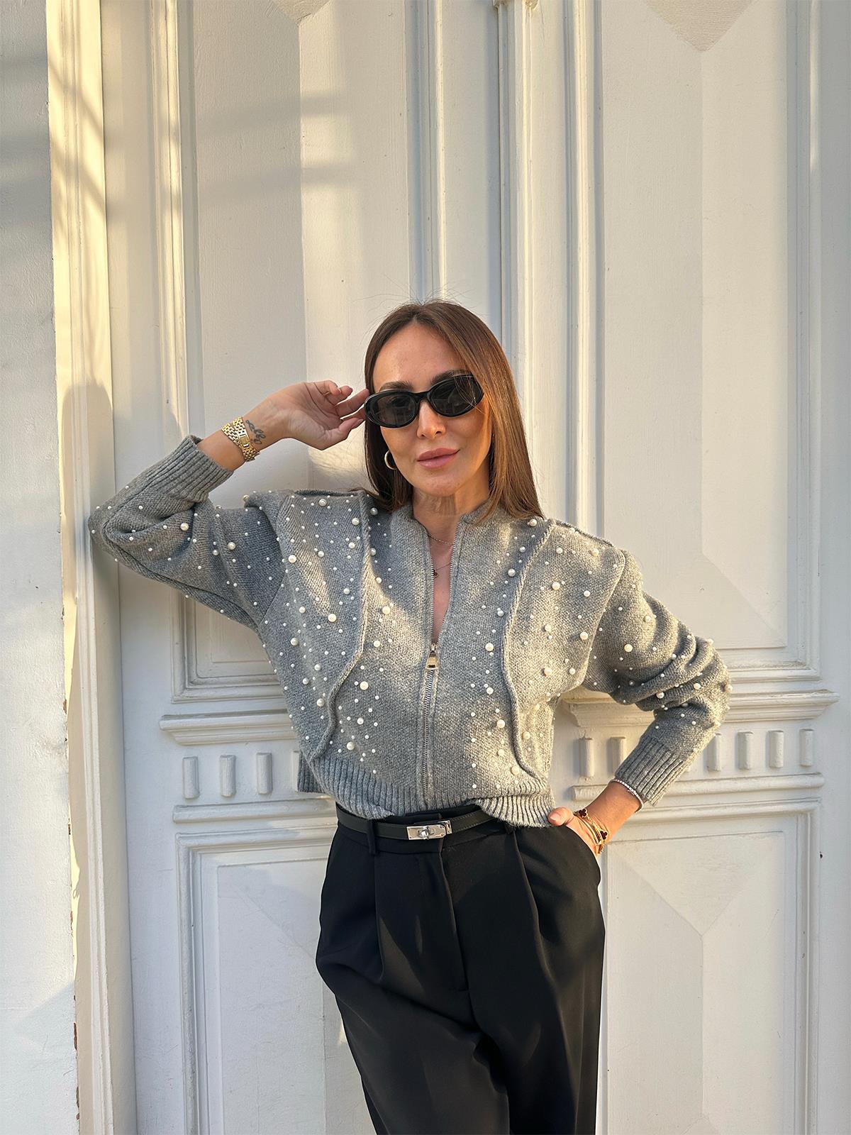 Gri İnci Taş Detaylı Fermuarlı Hırka