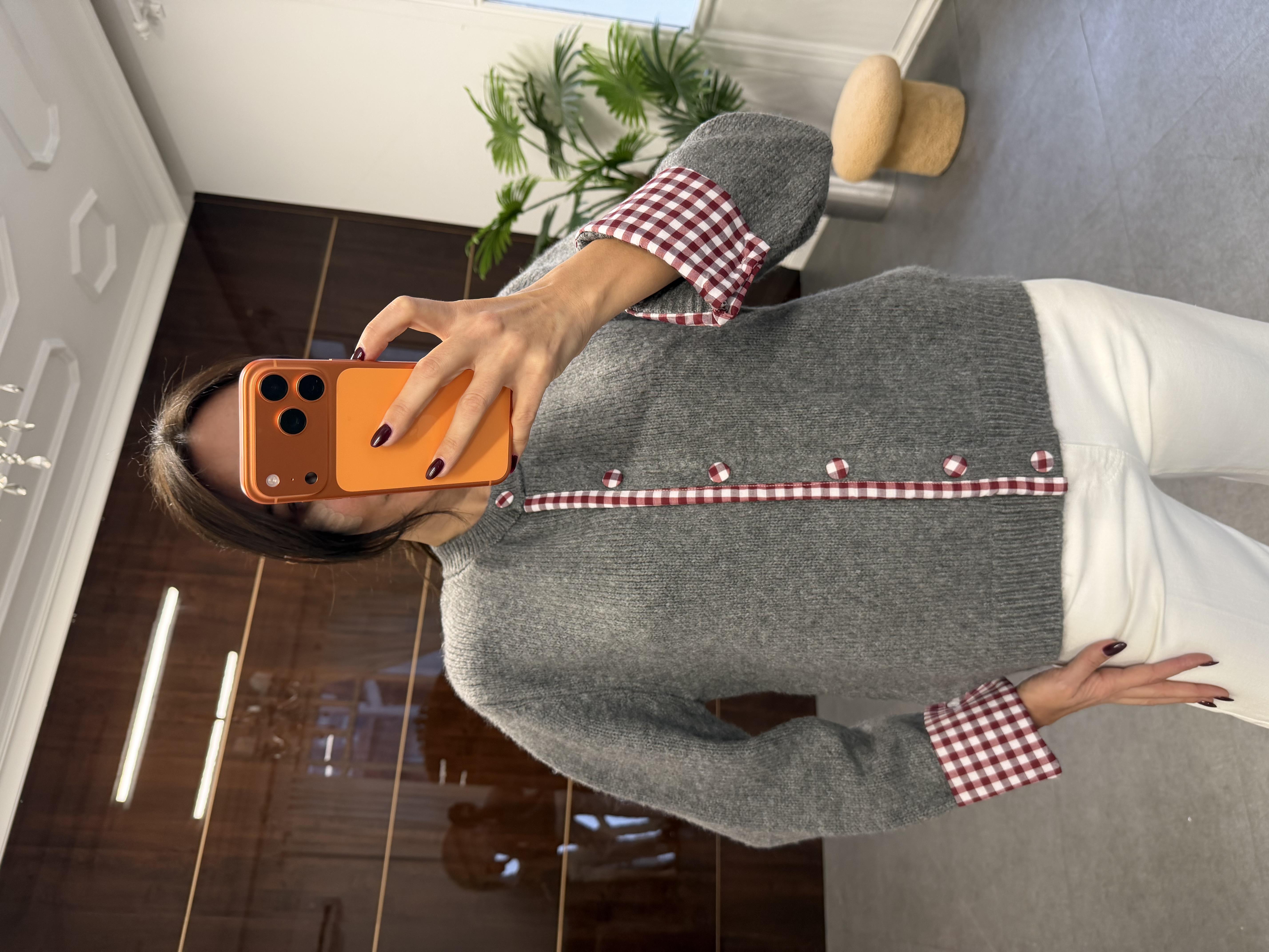 Gri Kol ve Düğme Detay Hırka