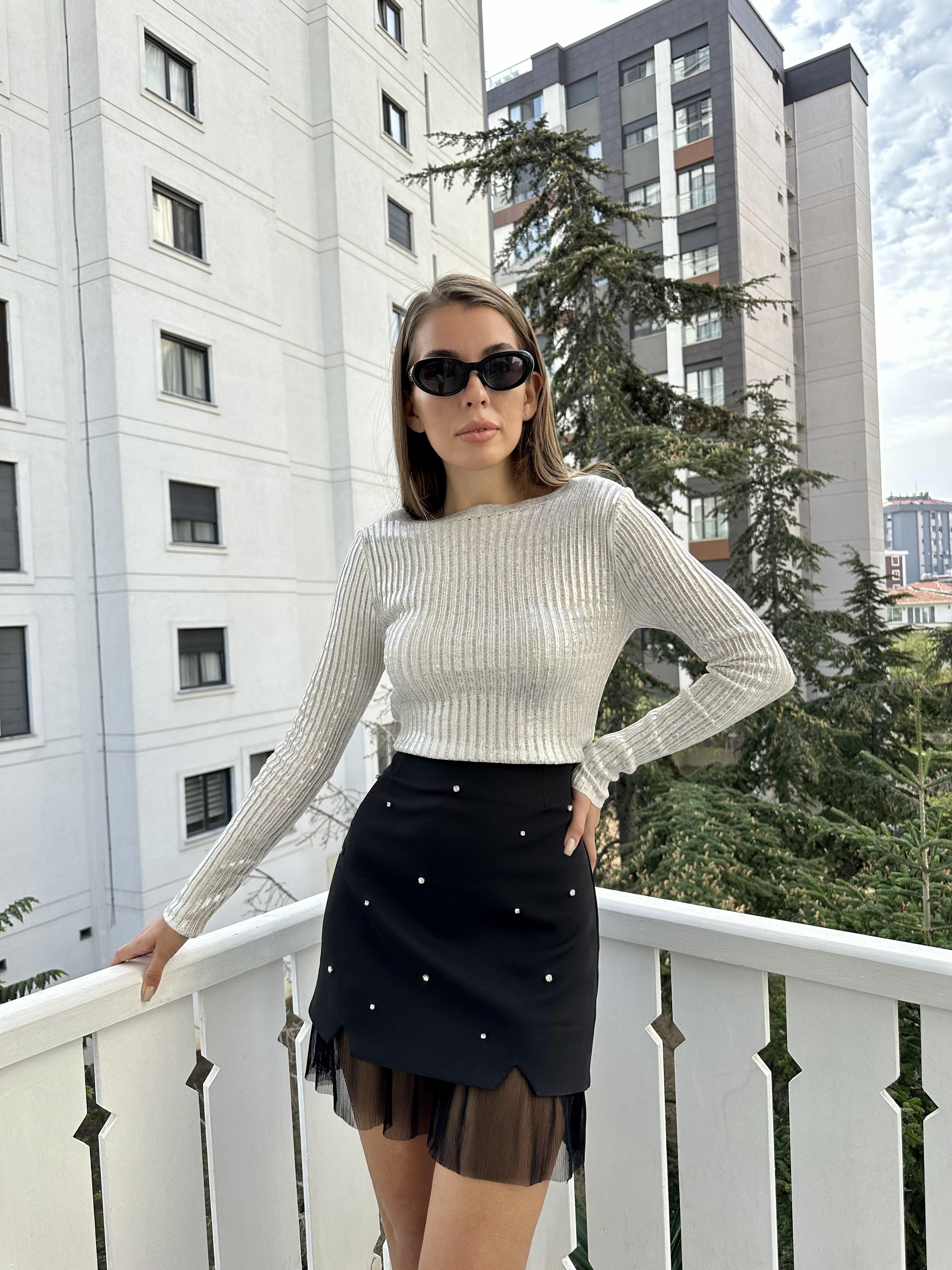 Gümüş Parlak Baskılı Triko Kazak