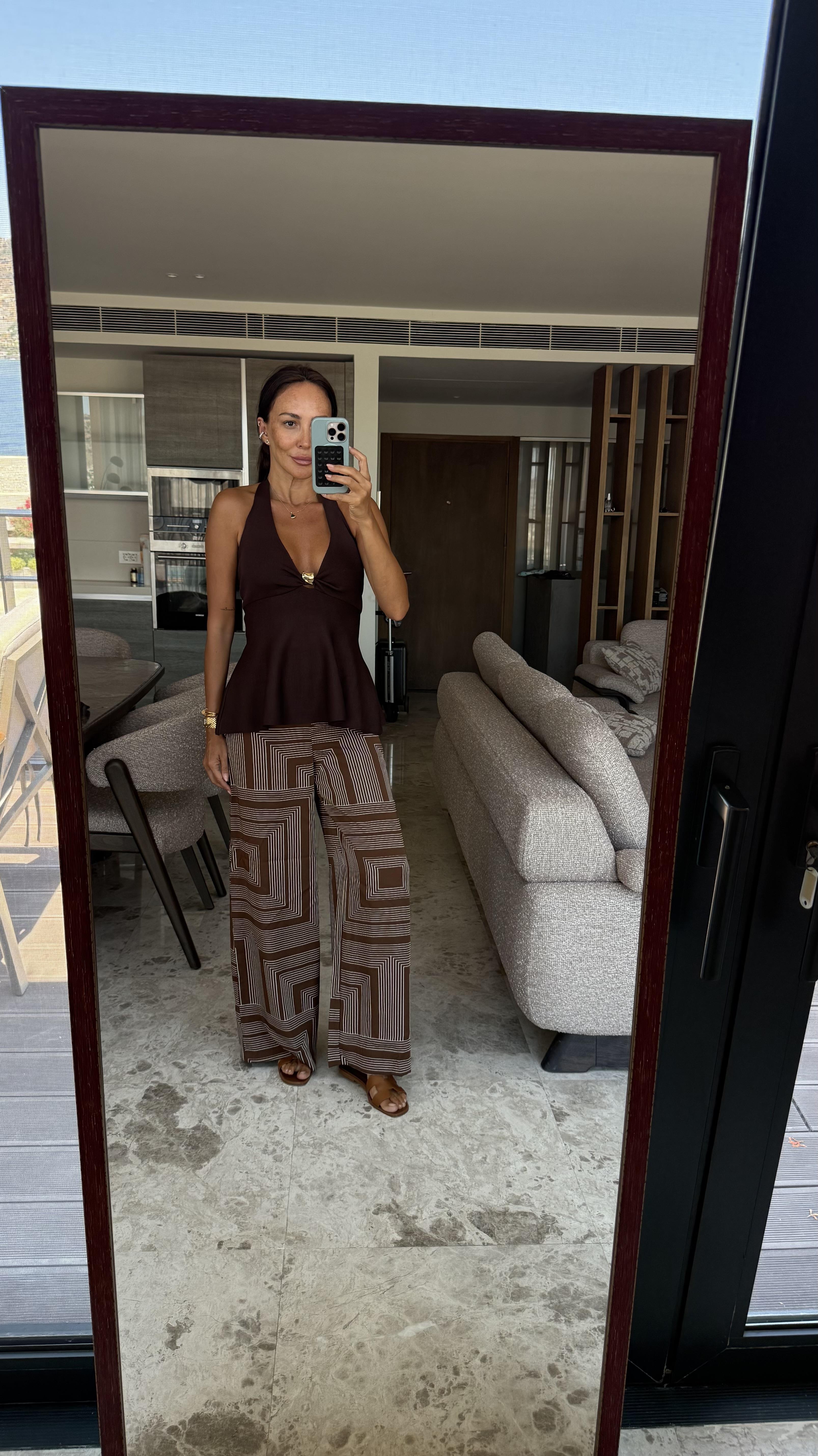 Kahve Metal Detaylı Bluz