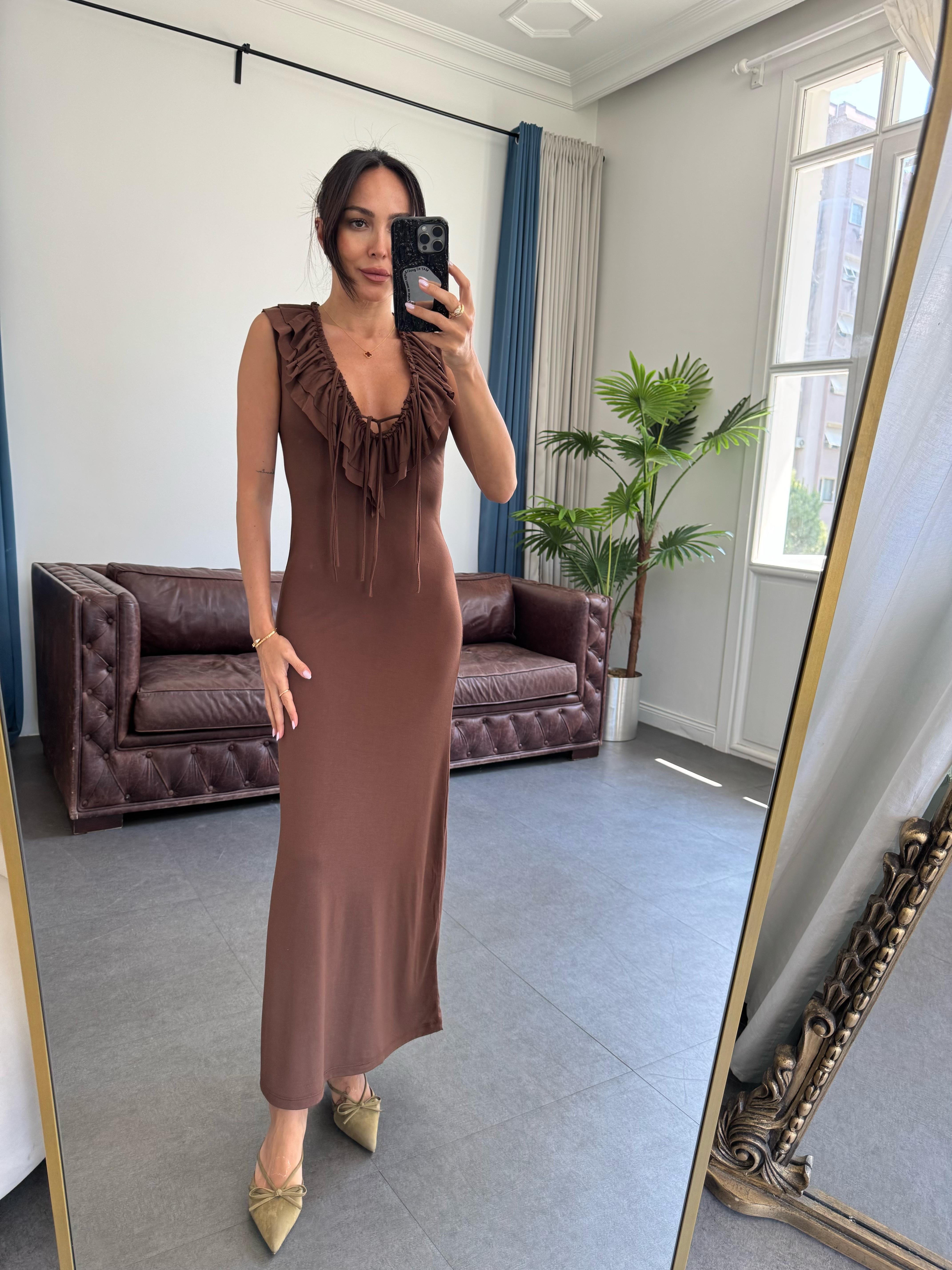 Kahve Önden Fıfırlı Uzun Elbise