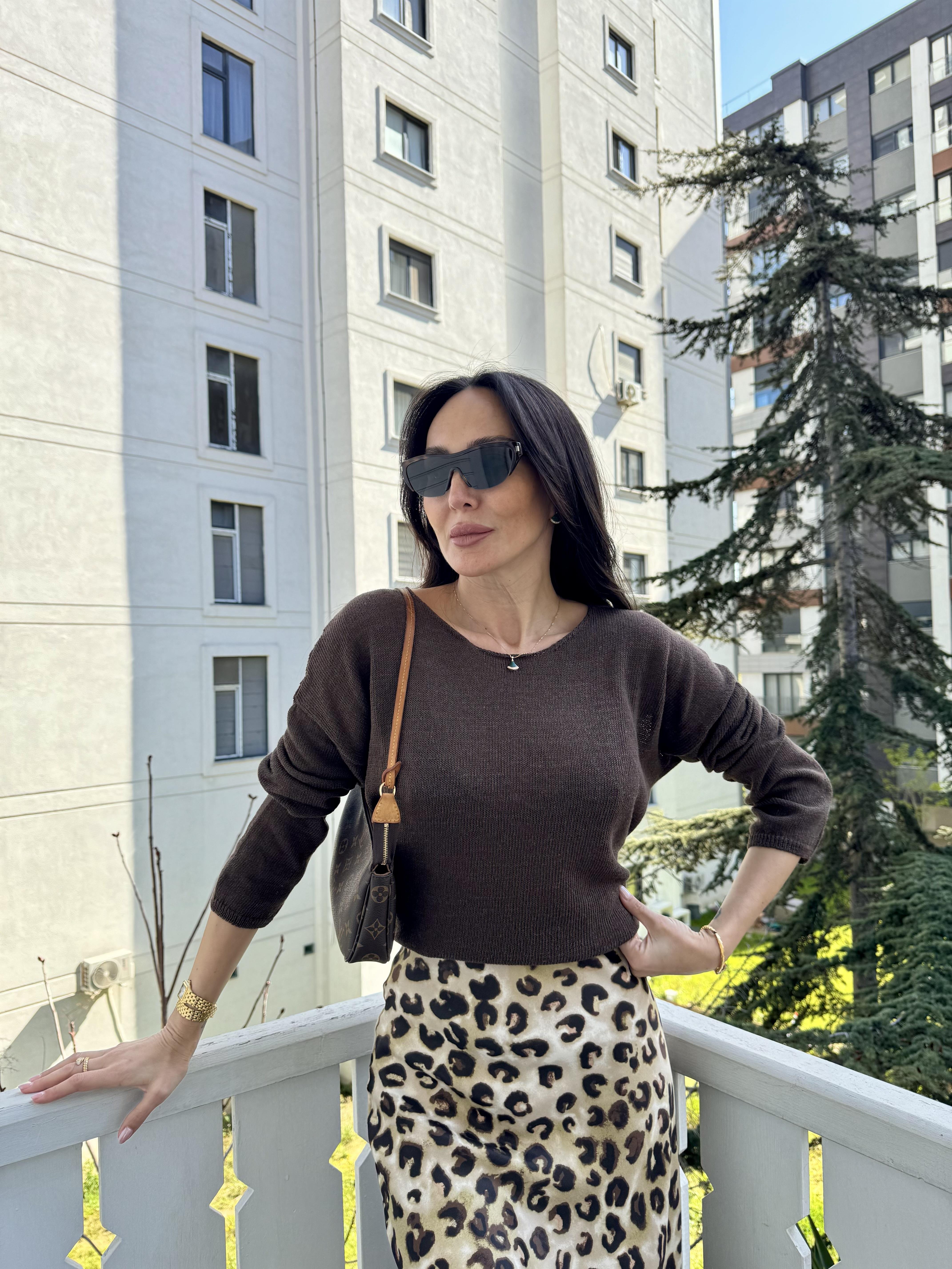 Kahve Uzun Kollu Düz Kazak