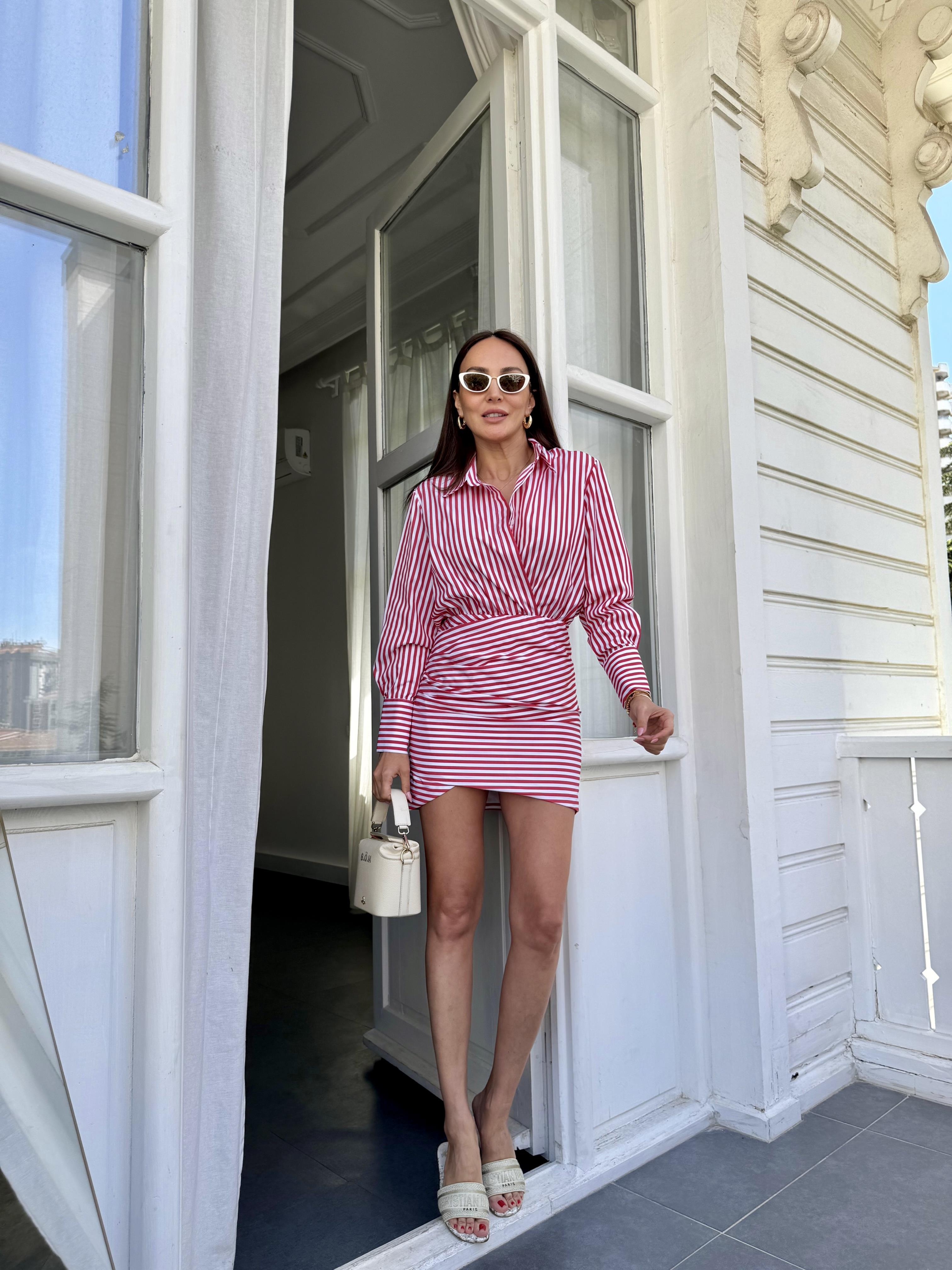 Kırmızı Çizgili Gömlek Elbise