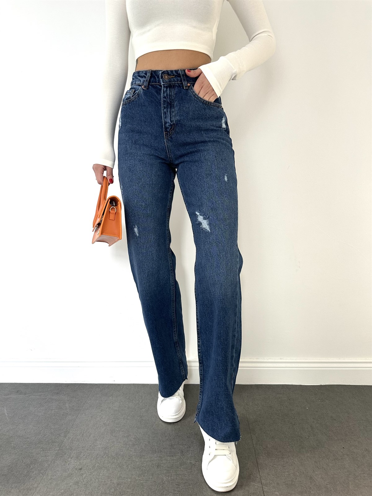 Koyu Mavi Bol Paça Kesik Mom Jean · 5