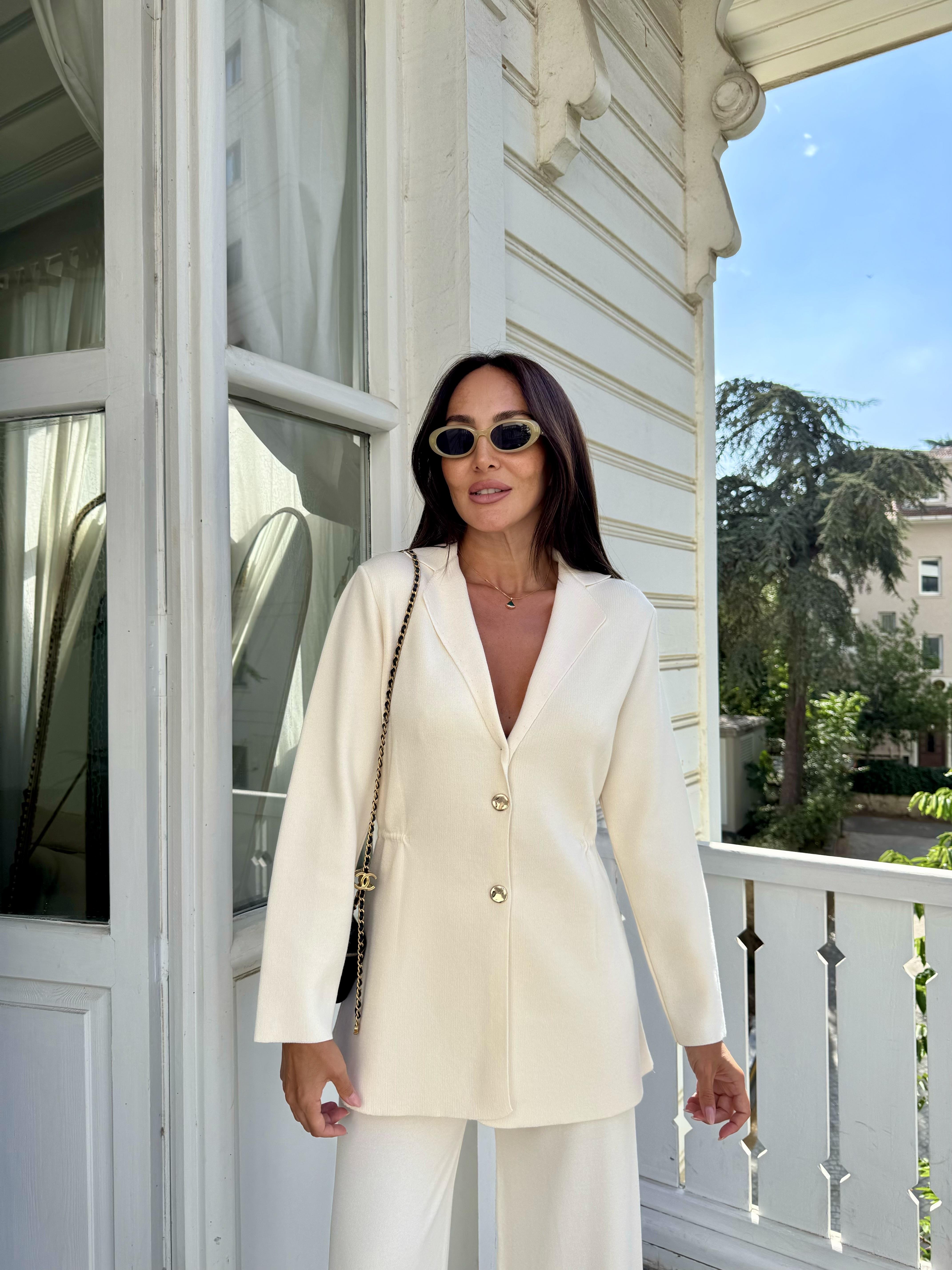 Krem Premium Yan Büzgülü Triko Ceket