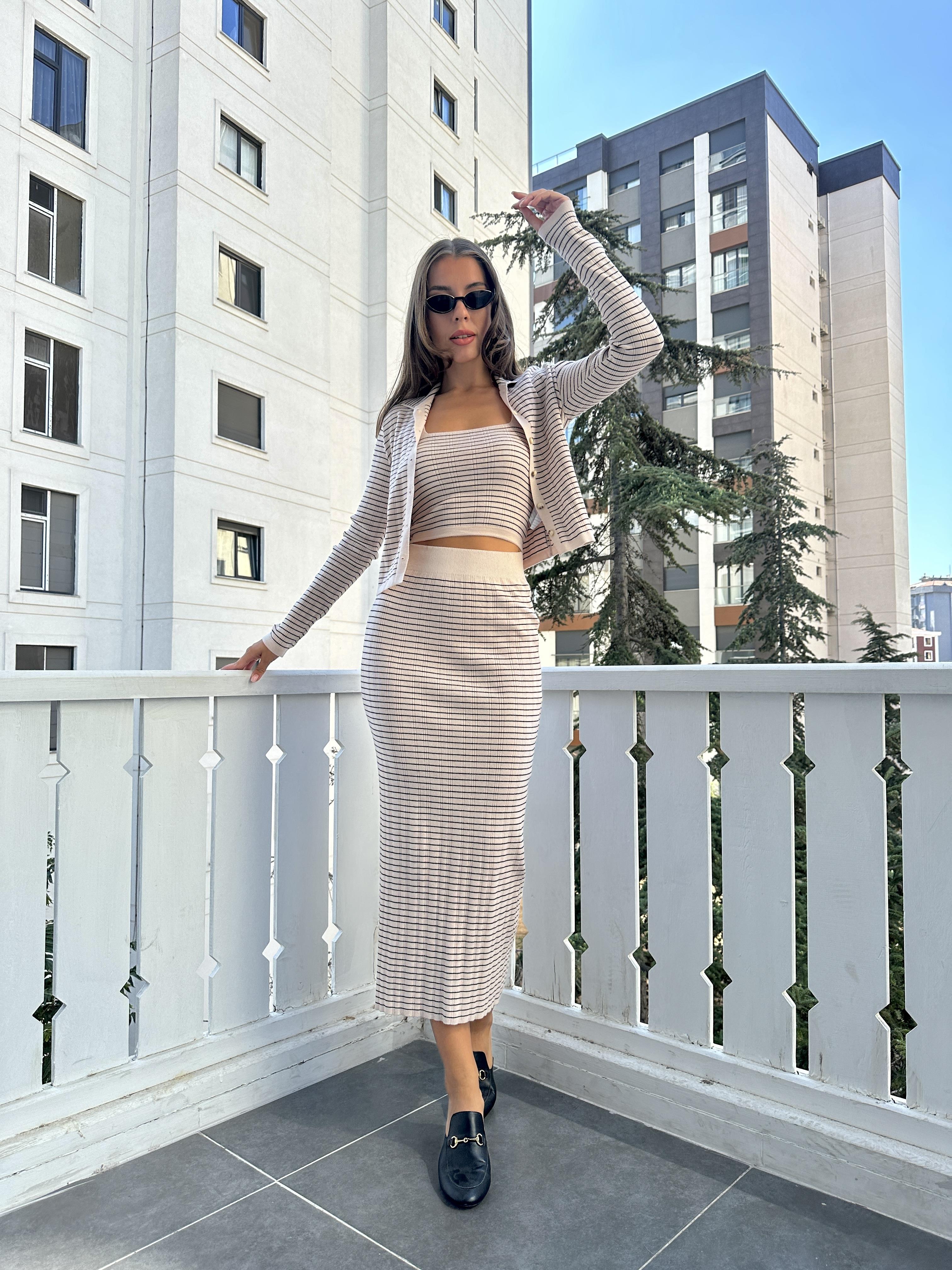 Krem Üçlü Çizgili Fitilli Takım