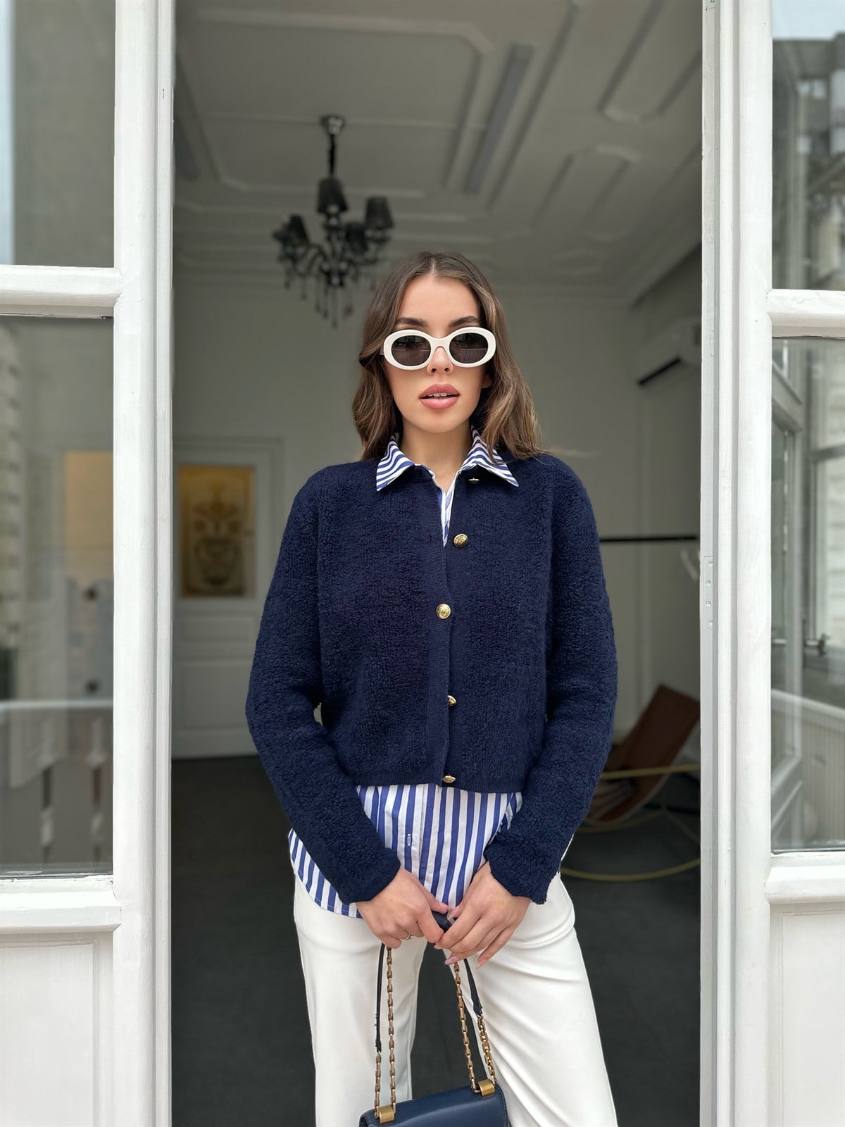 Lacivert Altın Renk Düğmeli Hırka