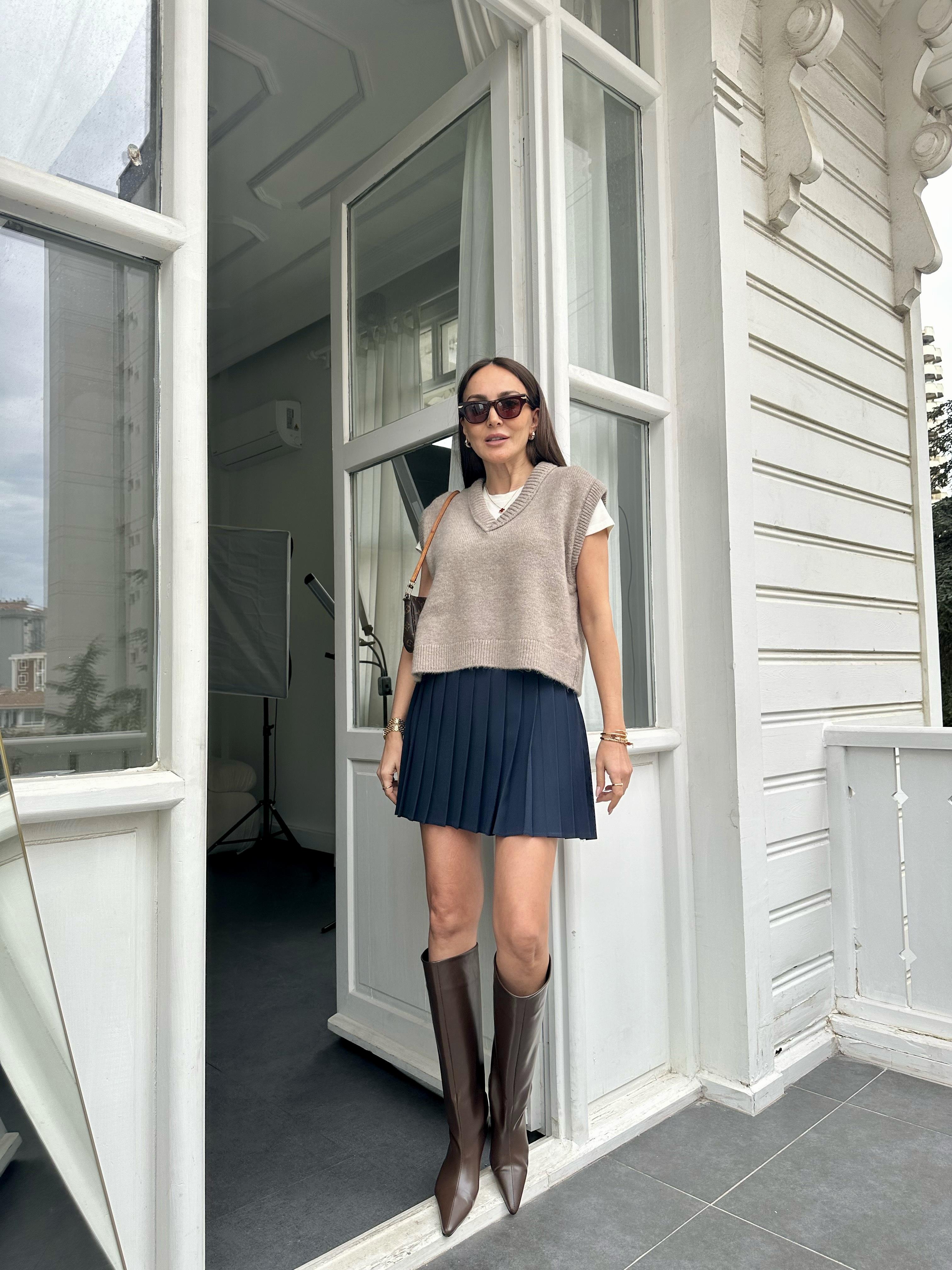 Lacivert Fermuarlı Piliseli Mini Etek