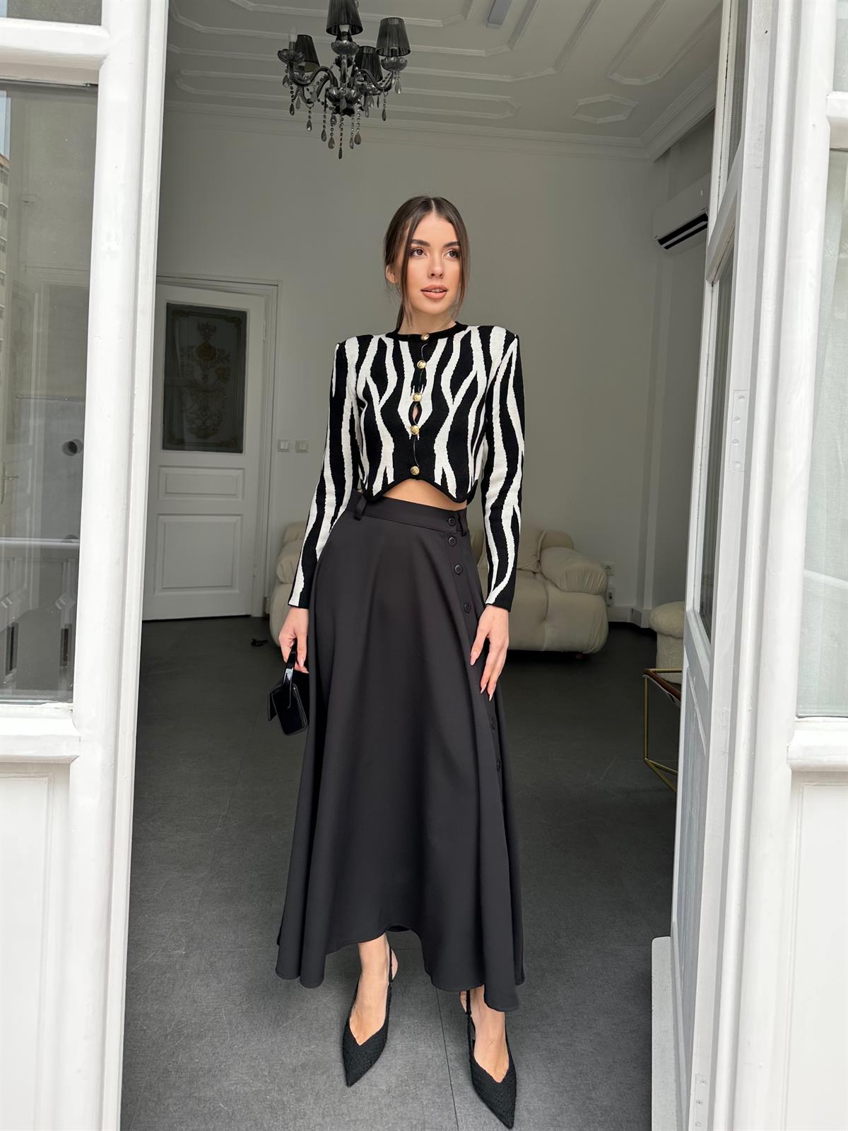 Önden Düğmeli Uzun Etek Siyah