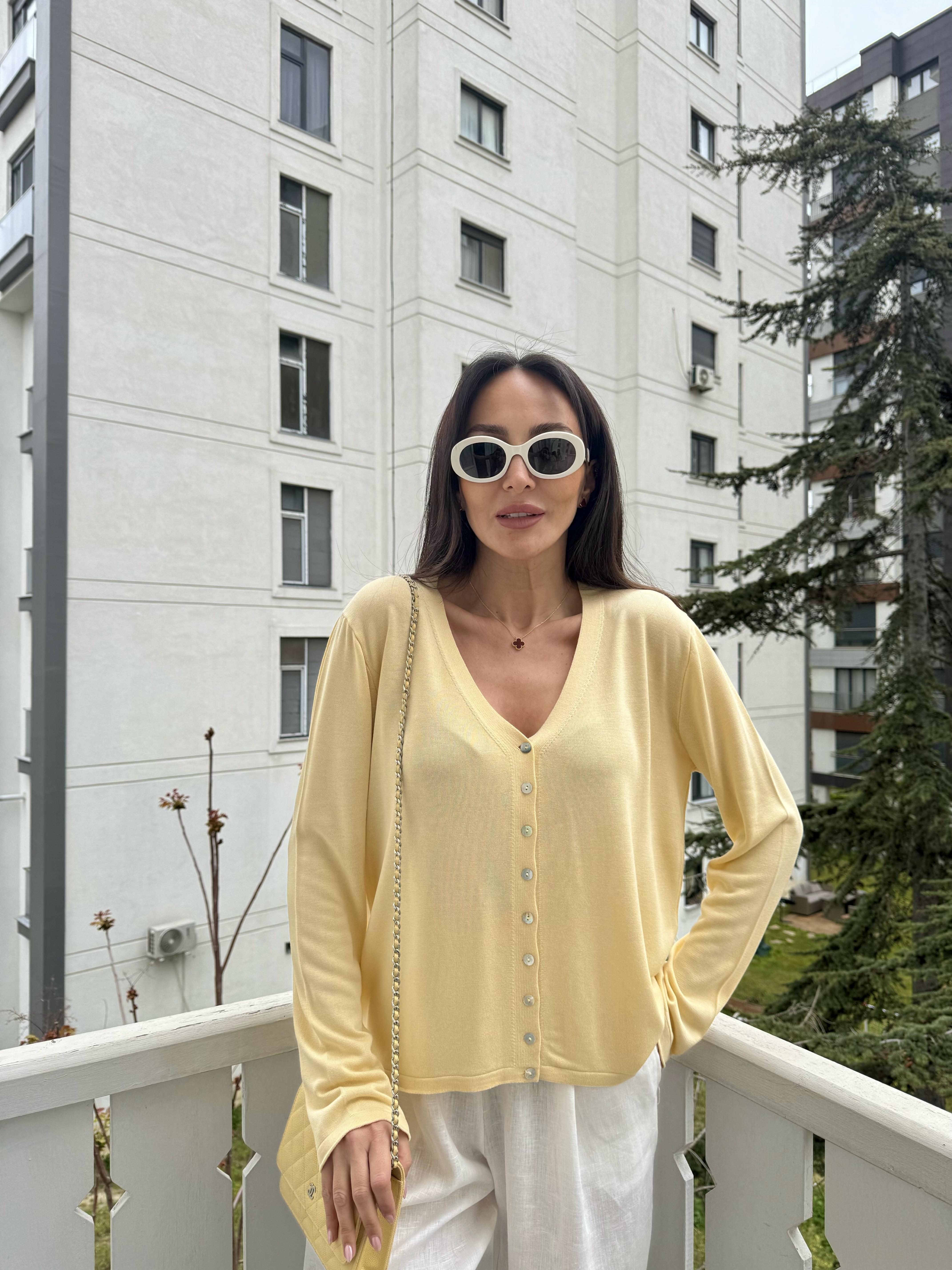 Sarı 9 Düğmeli Hırka