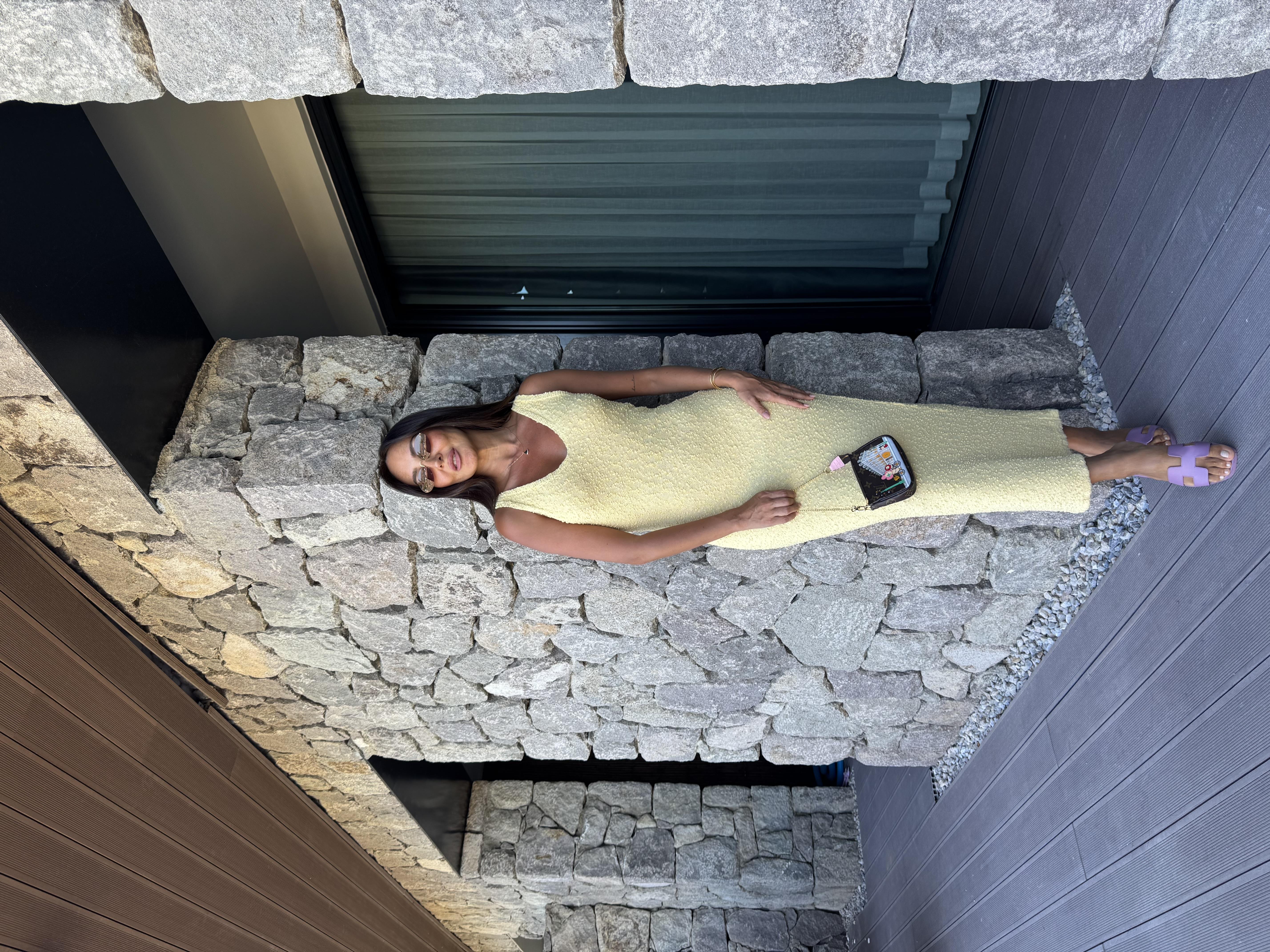 Sarı V Yaka Uzun Örme Elbise