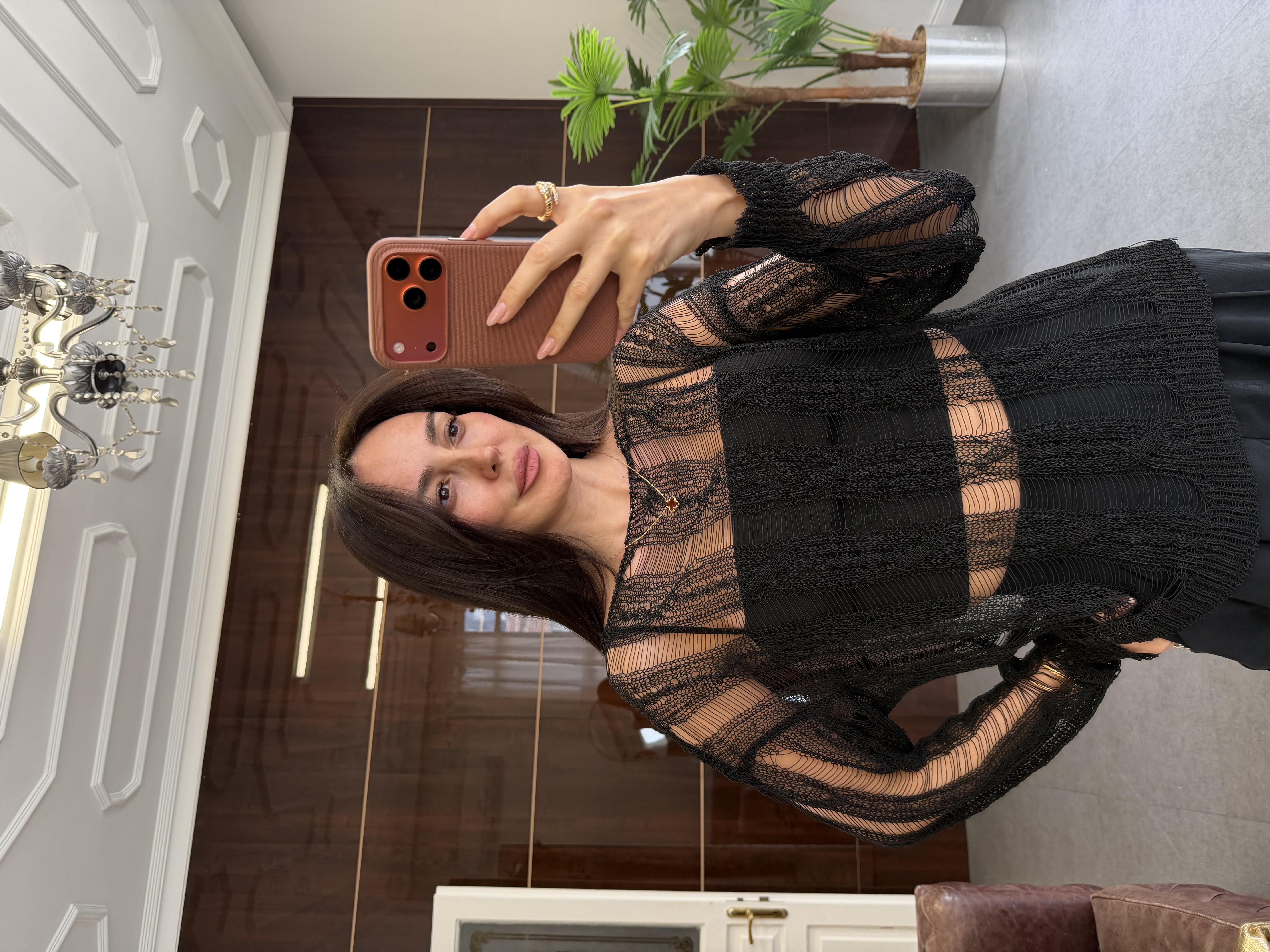 Siyah Ajurlu Saç Örgülü Bluz