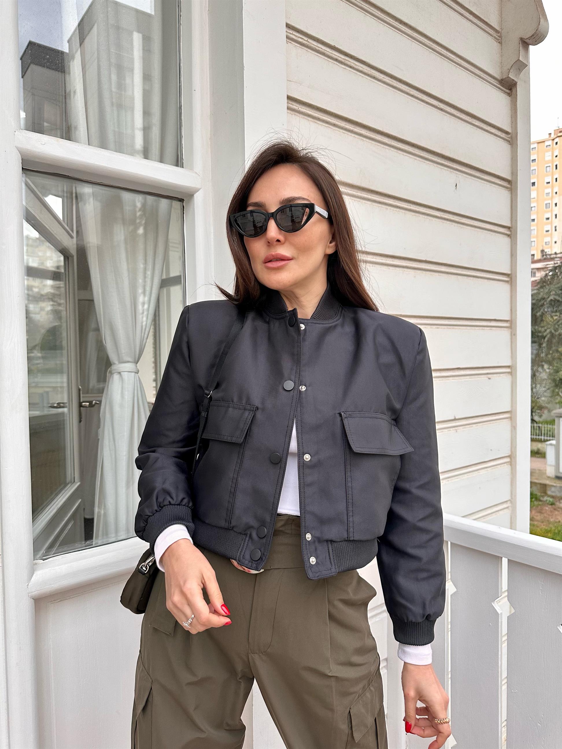 Siyah Çift Cepli Bomber Ceket · 10