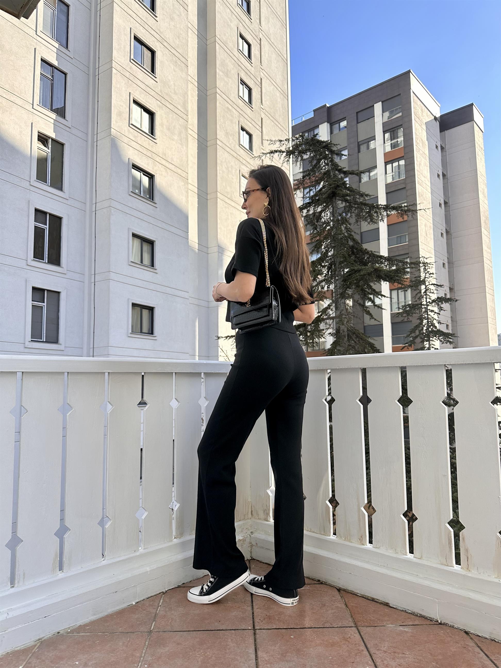 Siyah Fitilli Pamuklu Kadın Takım · 10
