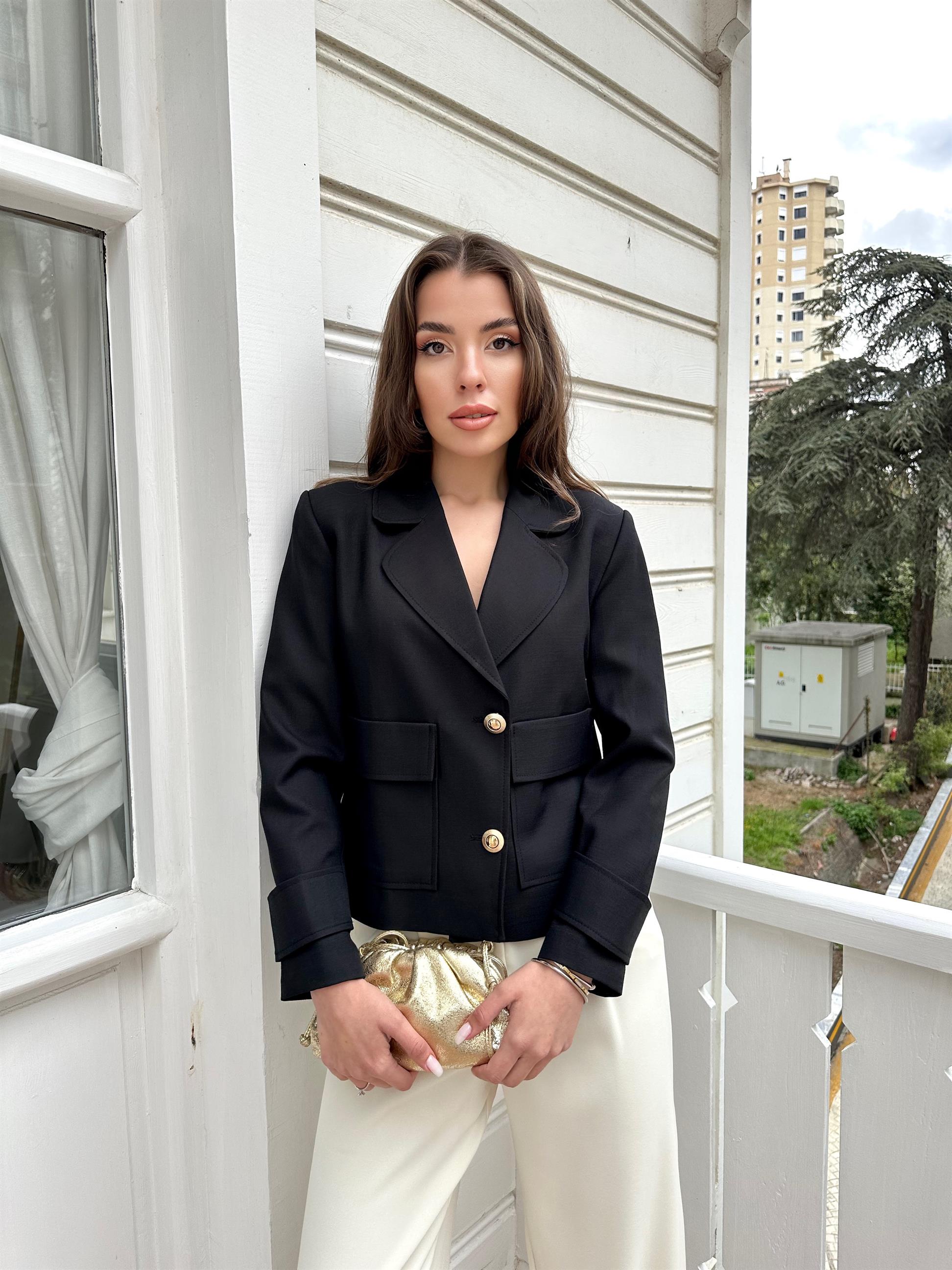 Siyah Geniş Cepli Gold Düğmeli Ceket · 11