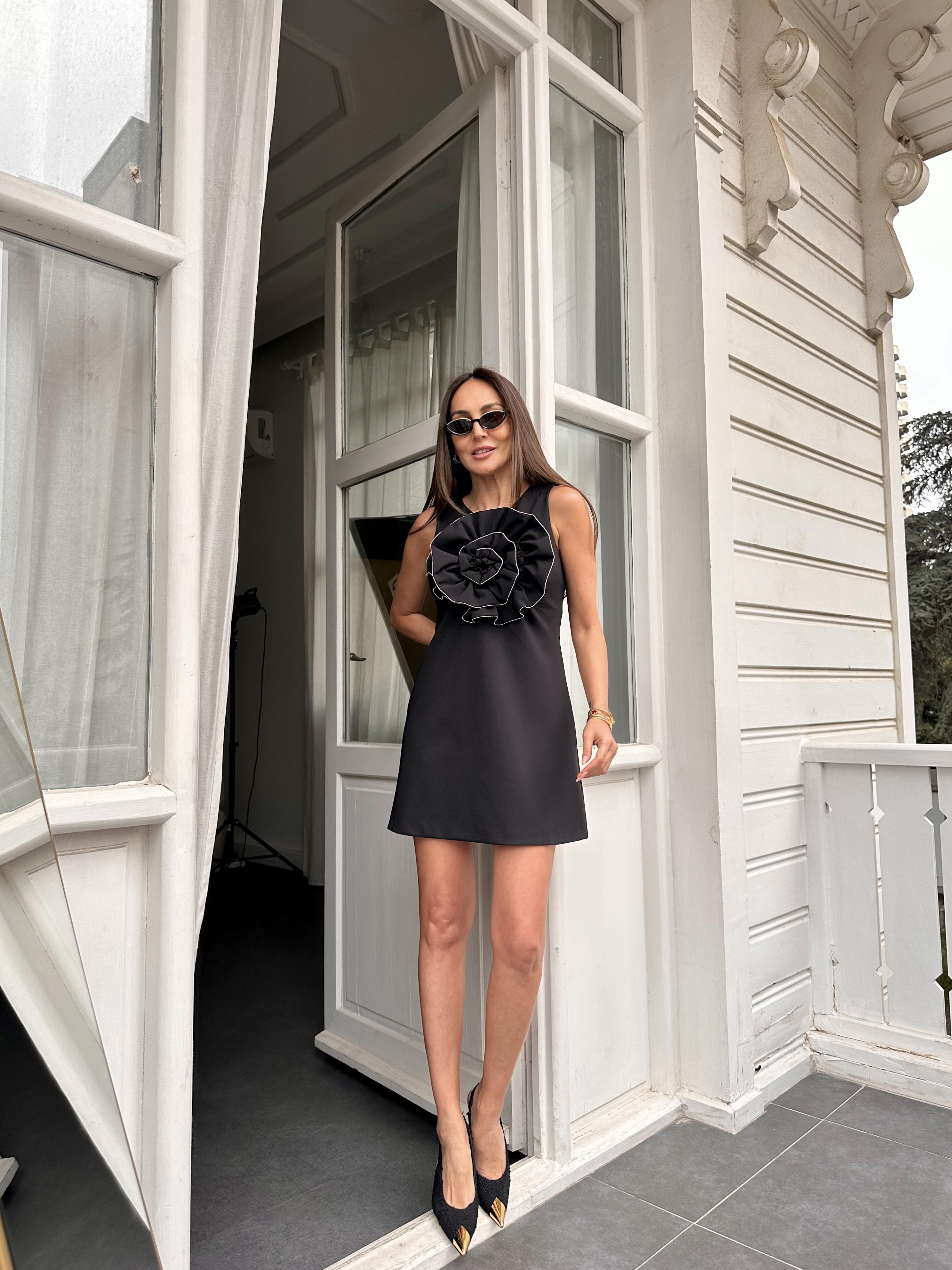 Siyah Gül İşleme Detay Elbise