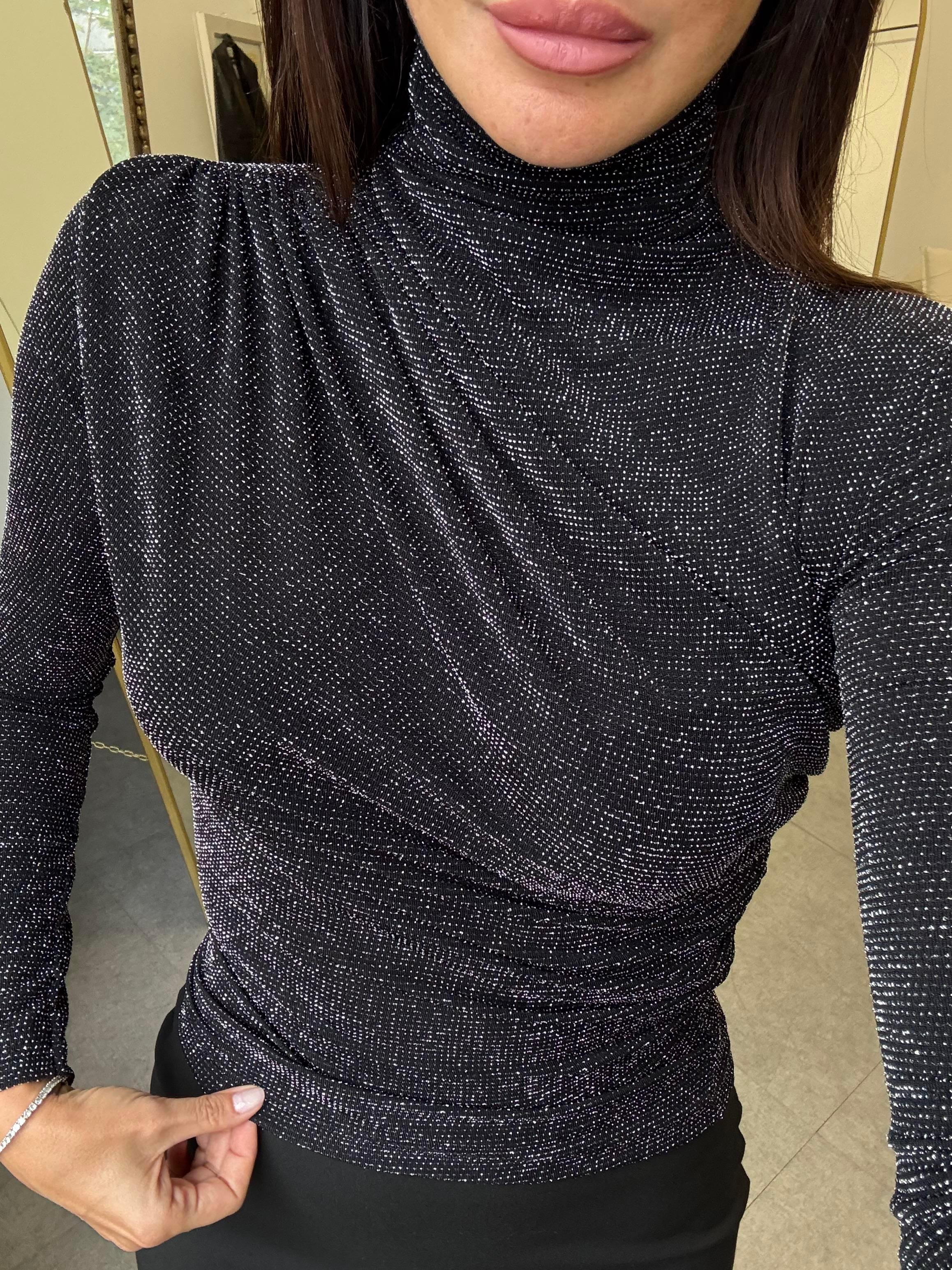 Siyah Küçük Taş İşlemeli Dik Yaka Bluz