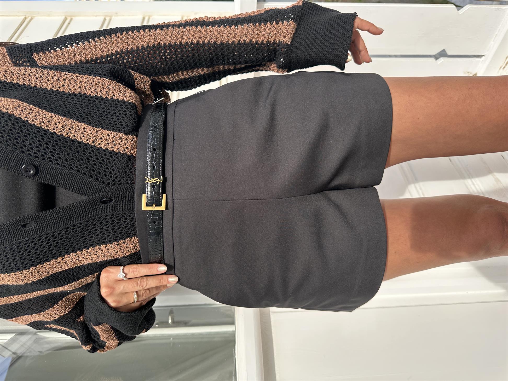 Siyah  Kumaş Kadın Şort